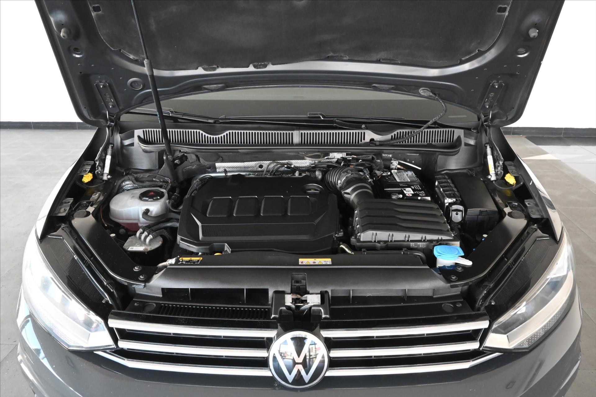 Hlavní fotografie vozu Volkswagen Touran 2,0 TDI 110 kW DSG 7/Míst Comfortline ZÁRUKA AŽ 5 LET (6)