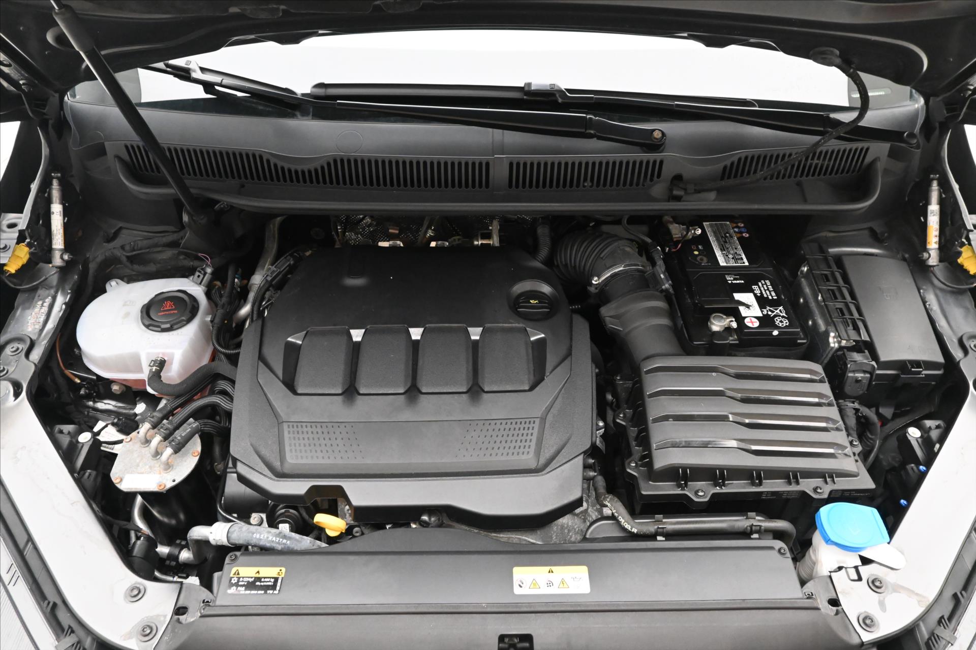 Hlavní fotografie vozu Volkswagen Touran 2,0 TDI 110 kW DSG 7/Míst Comfortline ZÁRUKA AŽ 5 LET (9)