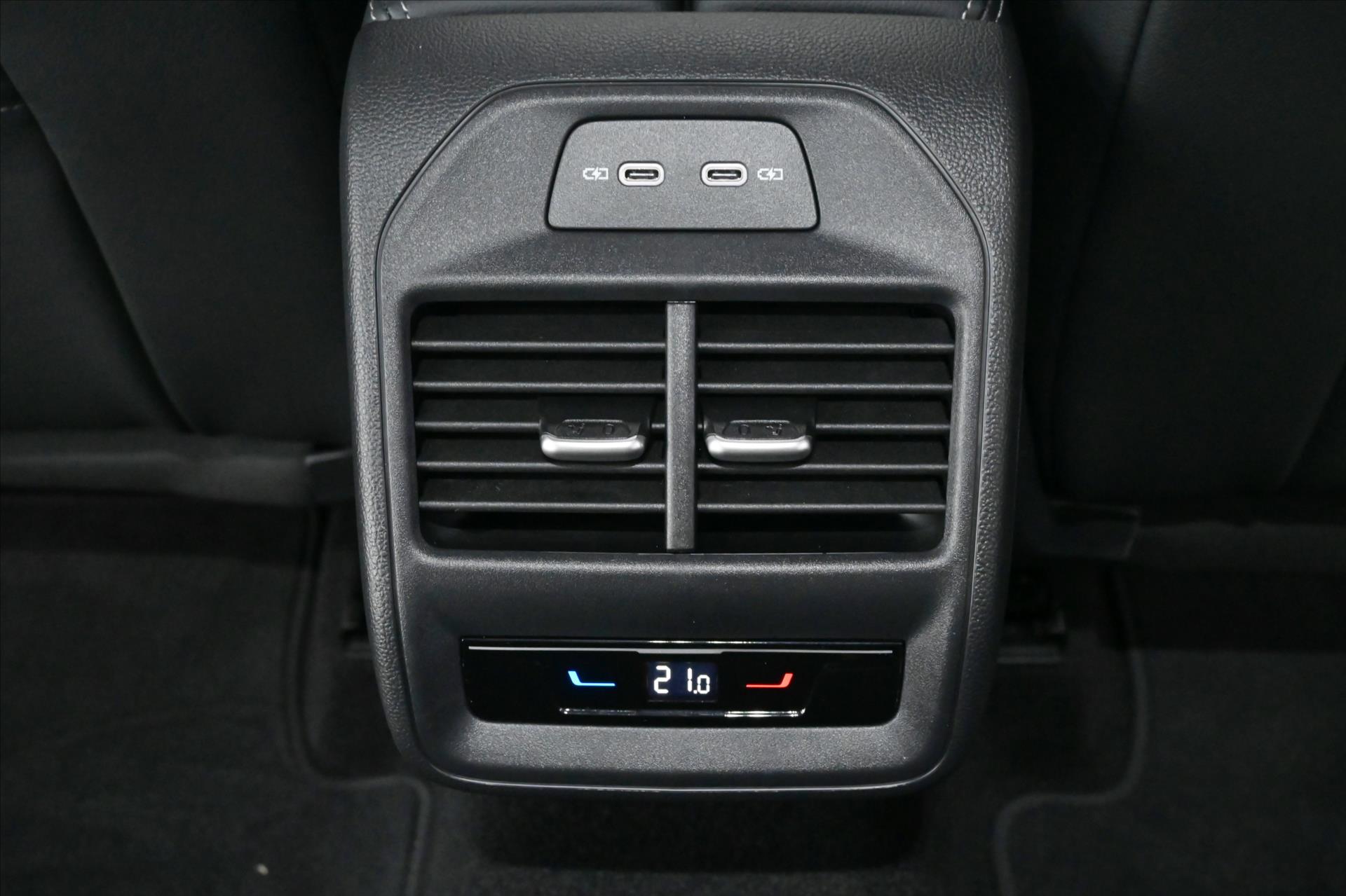 Hlavní fotografie vozu Volkswagen Passat 2,0 TDi 110 kW*DSG*ELEGANCE*Záruka až 5 let (26)