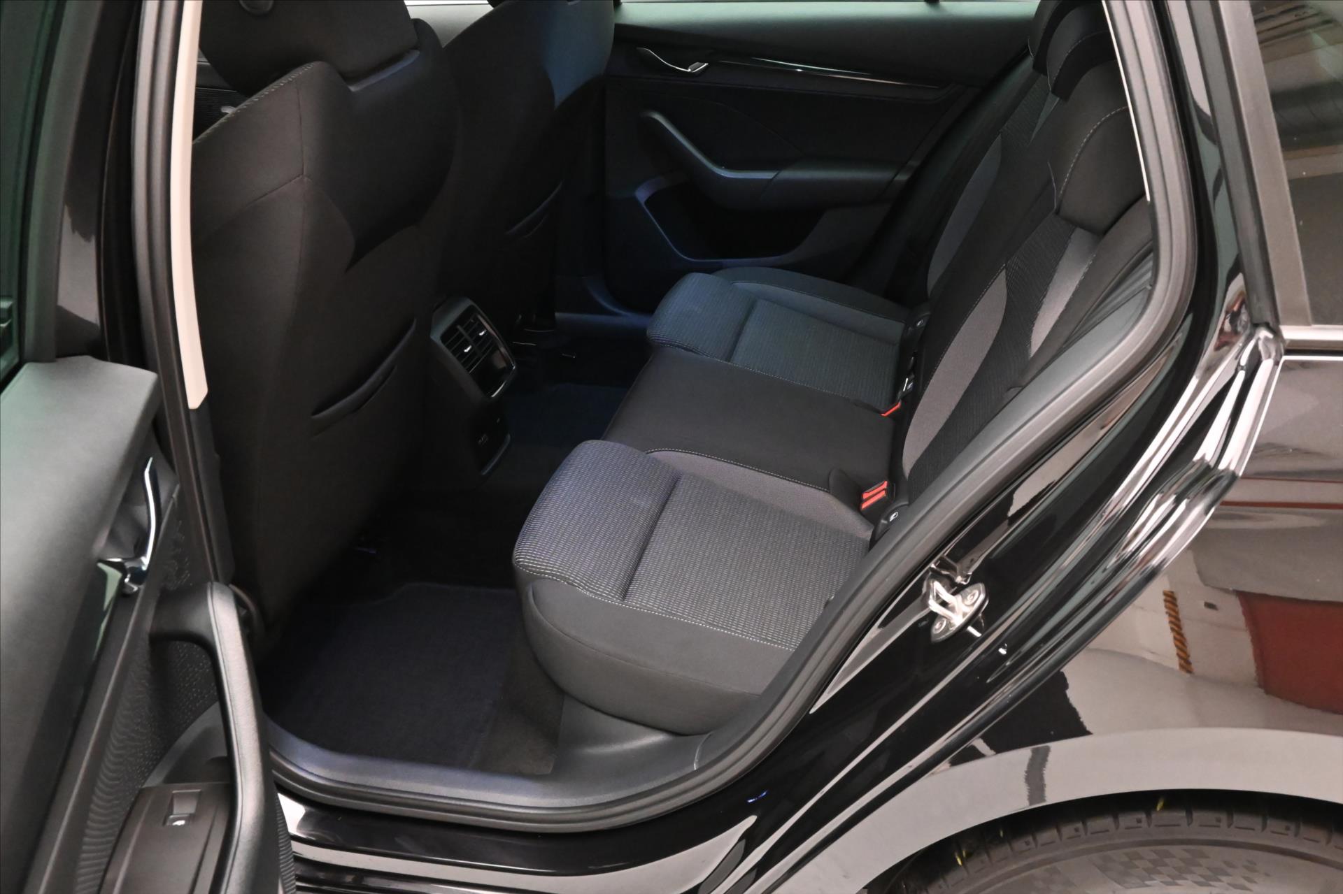 Main photo of the car Skoda Octavia 2.0 TDI 110KW DSG Ambition Warranty up to 5 years (14)