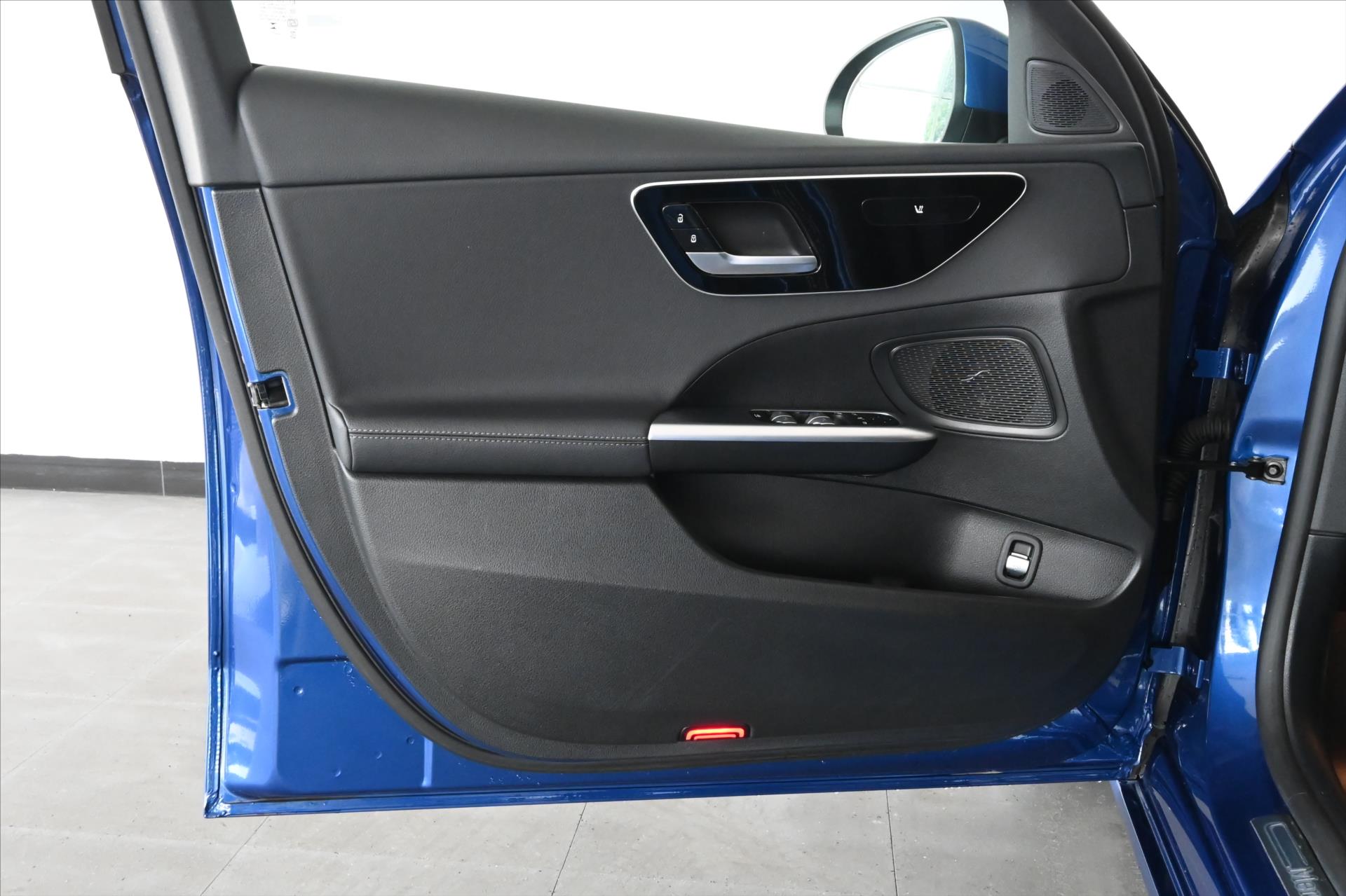 Hlavní fotografie vozu Mercedes-Benz Třídy C 2,0 220d 145 kW 9G-Tronic Avantgarde Záruka až 5 let (25)