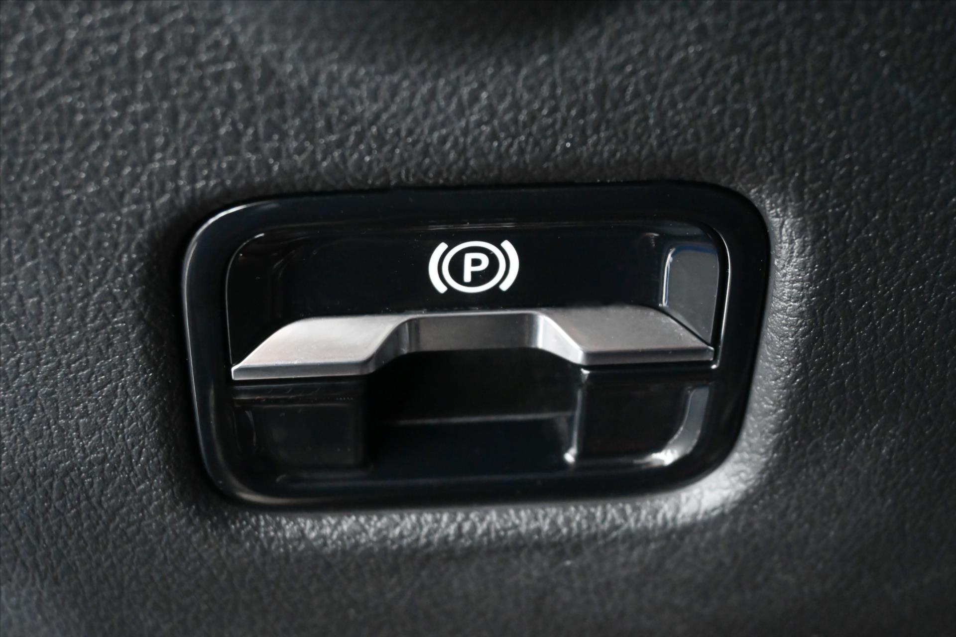 Hlavní fotografie vozu Mercedes-Benz Třídy C 2,0 220d 145kW 9G-Tronic Avantgarde Záruka až 5 let (28)