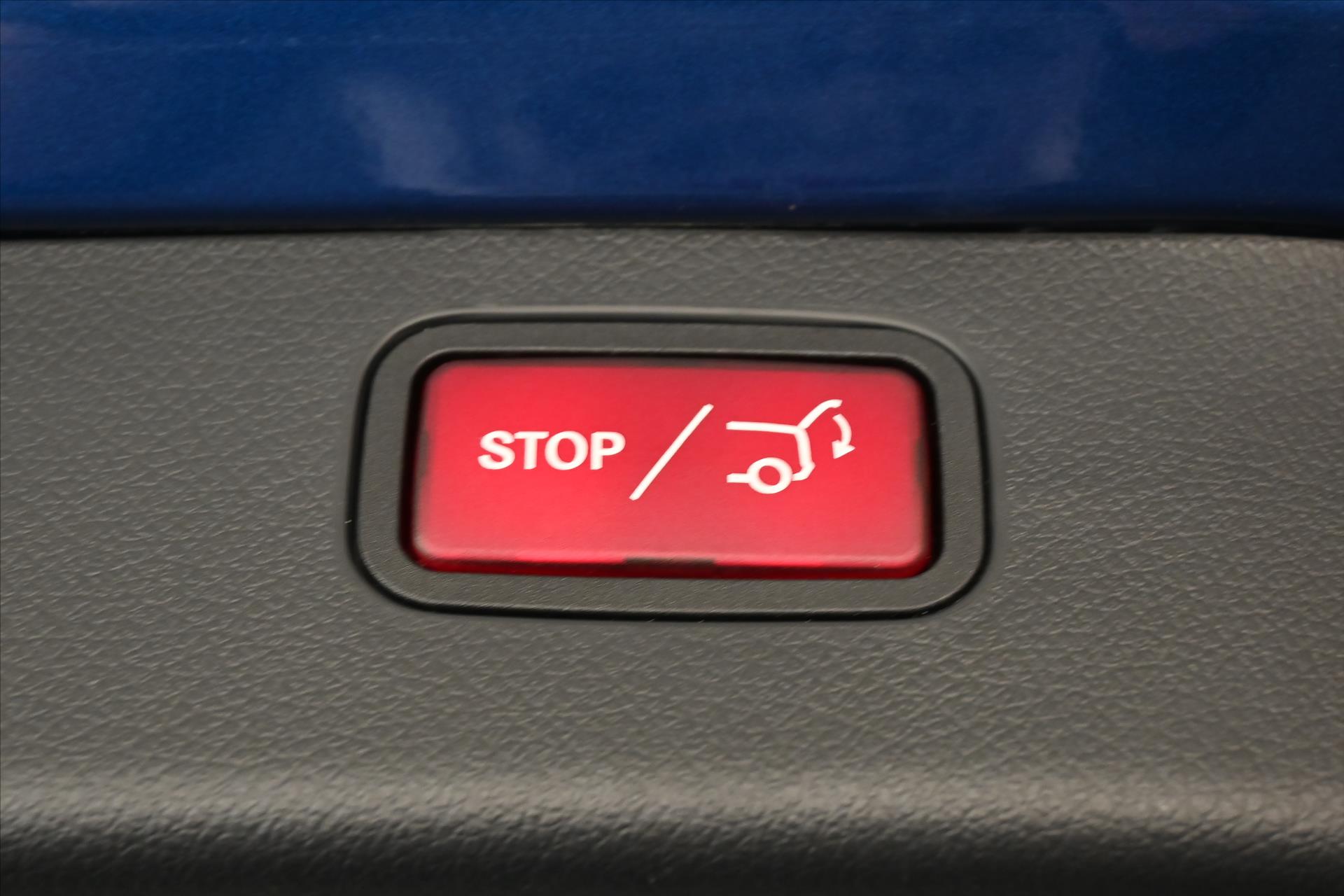 Hlavní fotografie vozu Mercedes-Benz Třídy C 2,0 220d 145kW 9G-Tronic Avantgarde Záruka až 5 let (30)