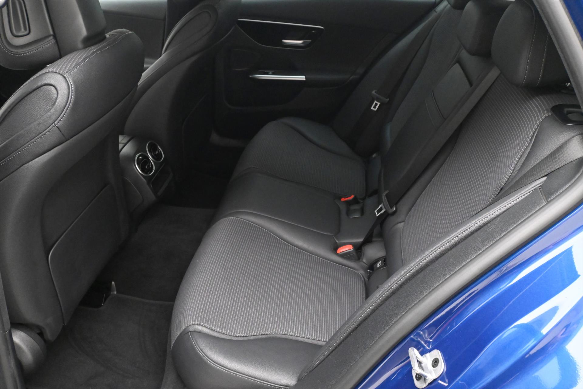 Main photo of the car Mercedes-Benz Class c 2.0 220d 147 kW 9G-Tronic Avantgarde Warranty up to 5 years (14)