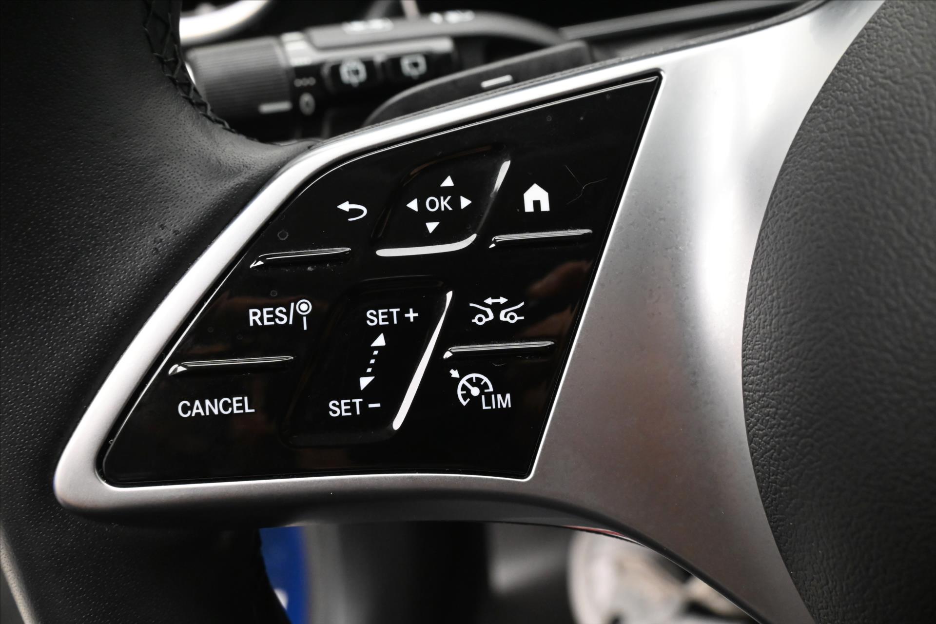 Main photo of the car Mercedes-Benz Class c 2.0 220d 147 kW 9G-Tronic Avantgarde Warranty up to 5 years (21)