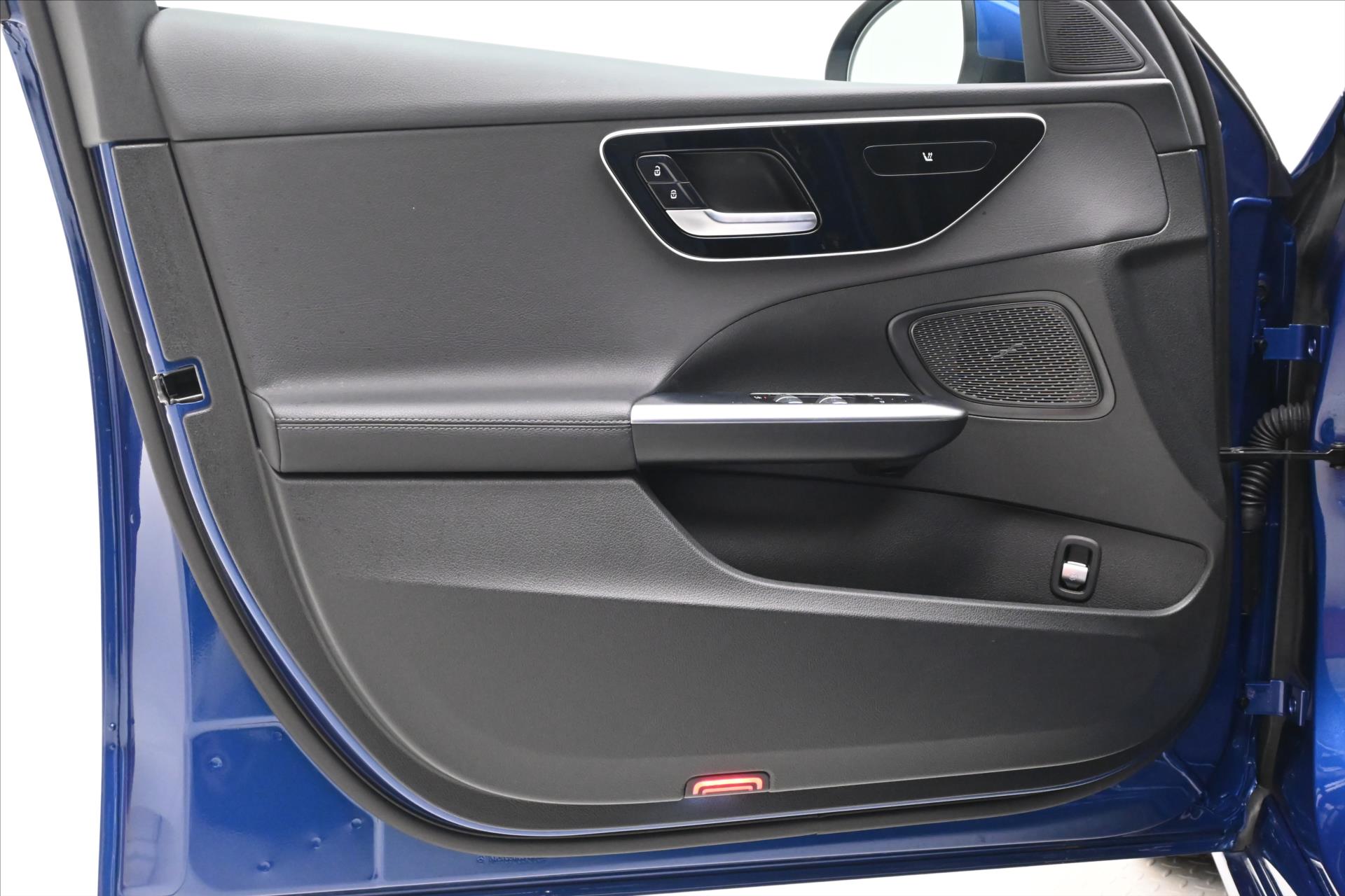 Main photo of the car Mercedes-Benz Class c 2.0 220d 147 kW 9G-Tronic Avantgarde Warranty up to 5 years (22)