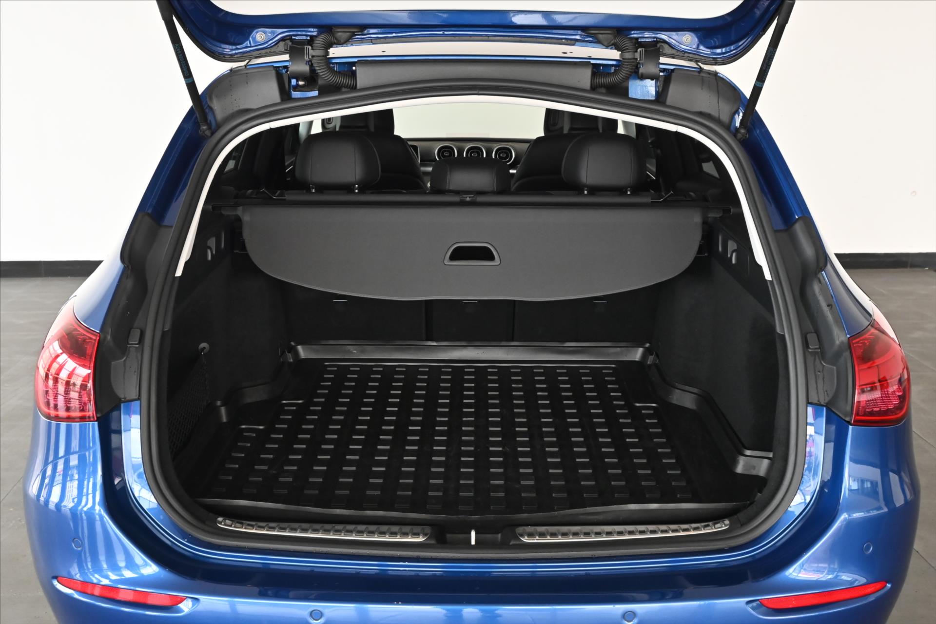 Hlavní fotografie vozu Mercedes-Benz Třídy C 2,0 220d 147 kW 9G-Tronic Avantgarde Záruka až 5 let (6)