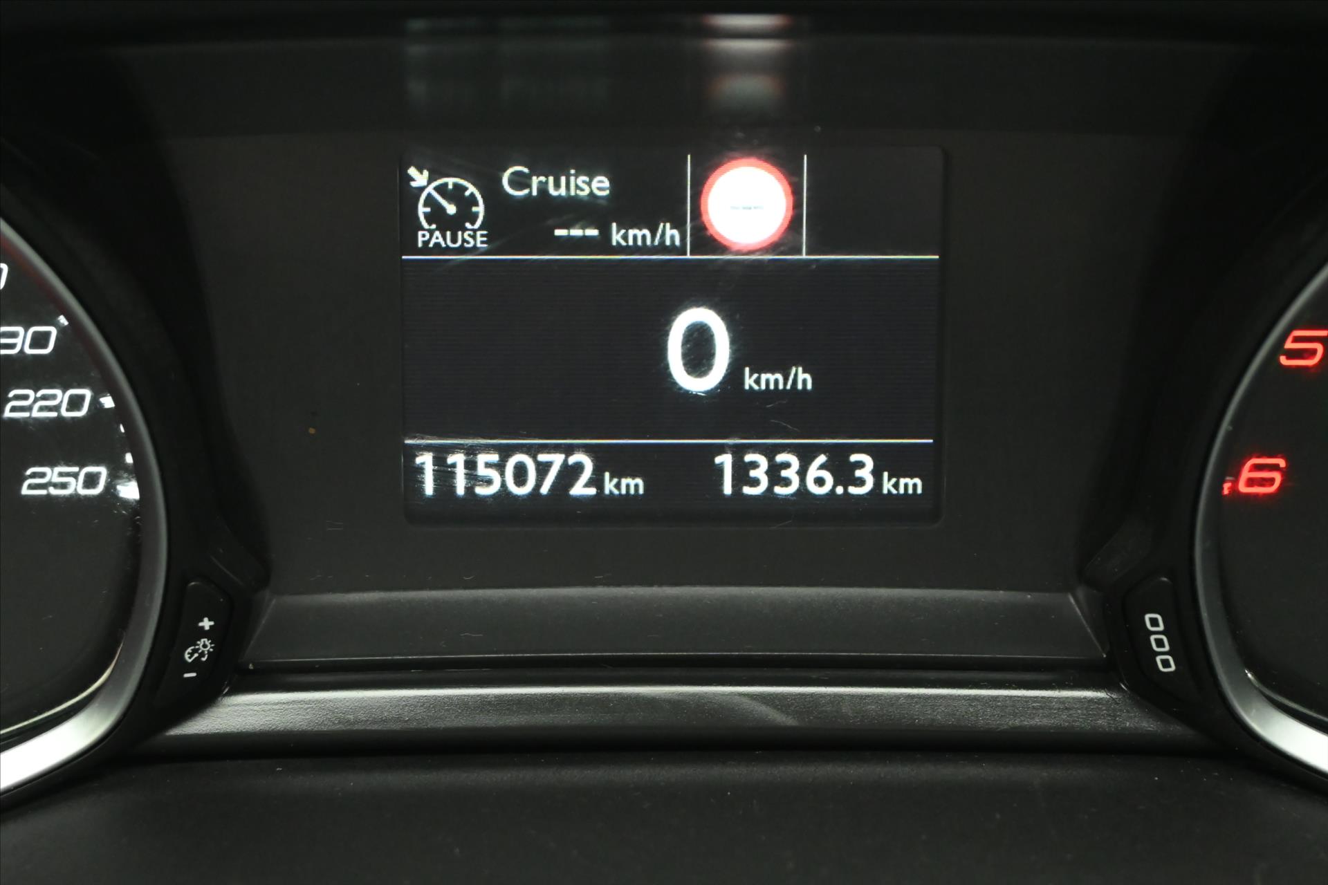 Main photo of the car Peugeot 308 1.5 BlueHDi SW 96 kW Warranty up to 5 years (18)