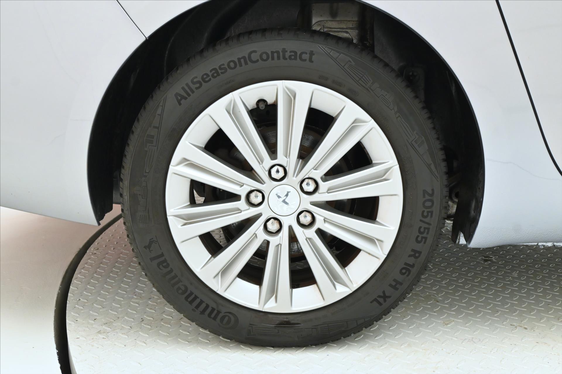 Main photo of the car Peugeot 308 1.5 BlueHDi SW 96 kW Warranty up to 5 years (32)