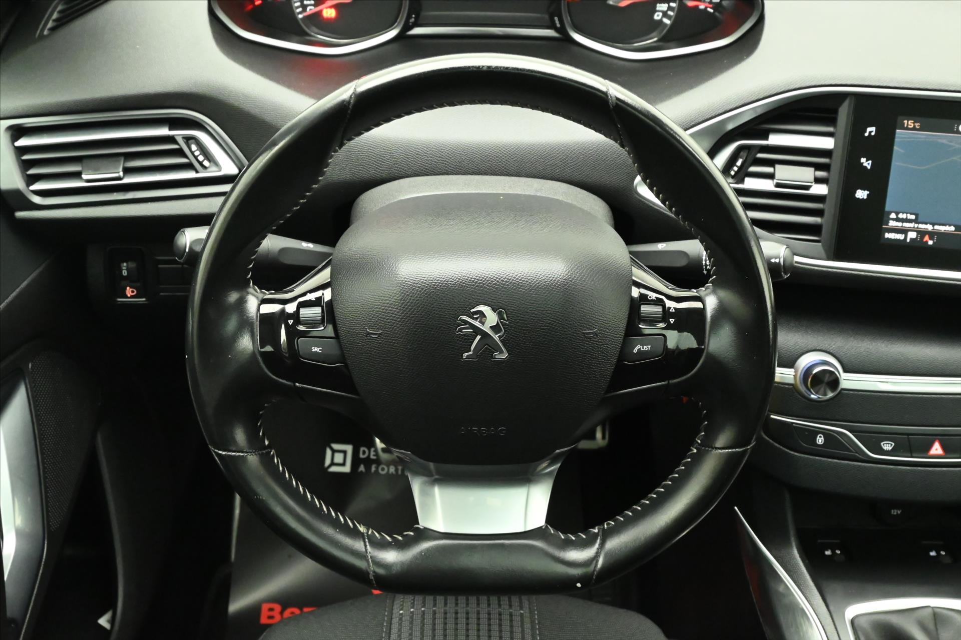 Hlavní fotografie vozu Peugeot 308 1,5 BlueHDi SW 96kW Záruka až 5 let (18)