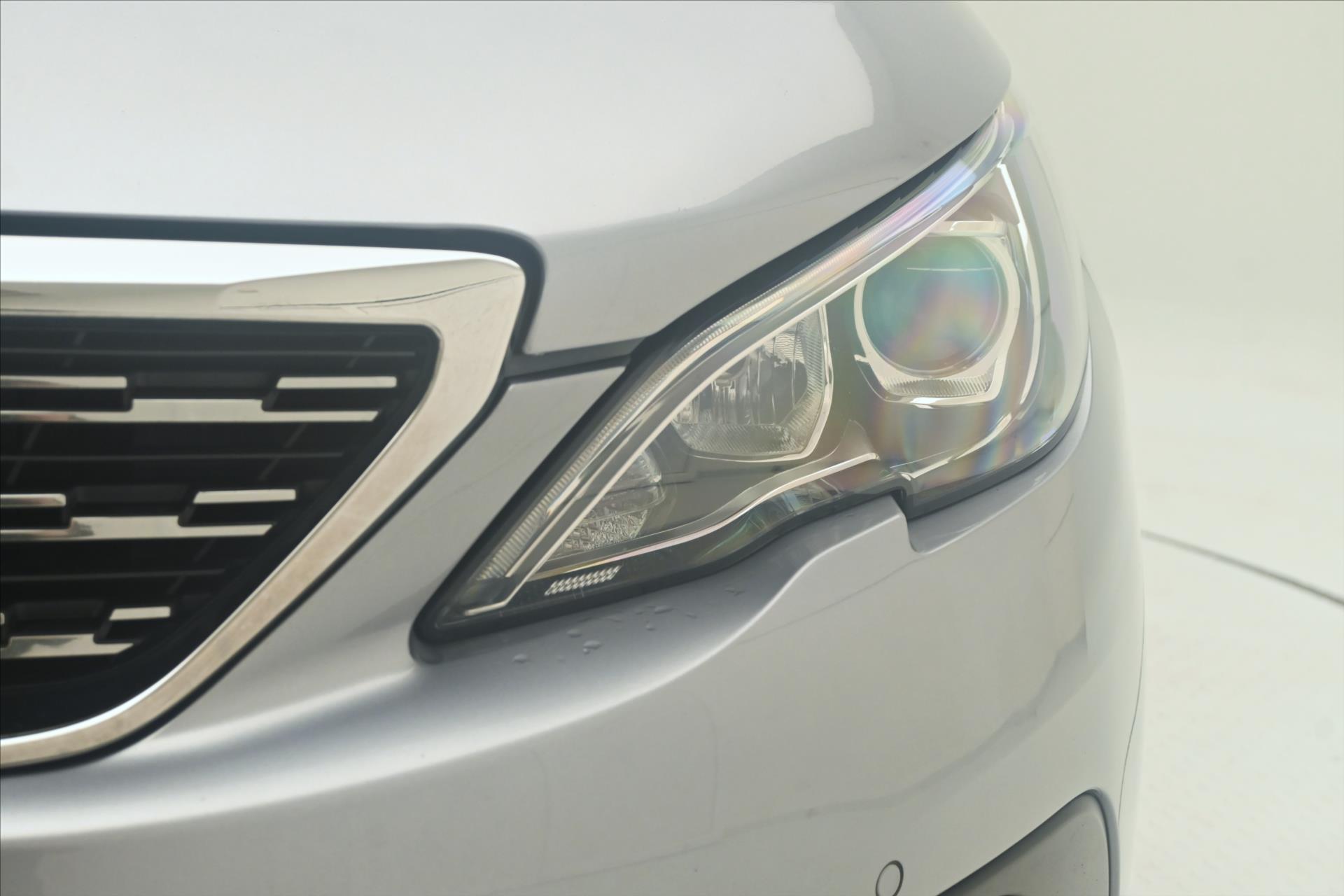 Hlavní fotografie vozu Peugeot 308 1,5 BlueHDi SW 96kW Záruka až 5 let (29)