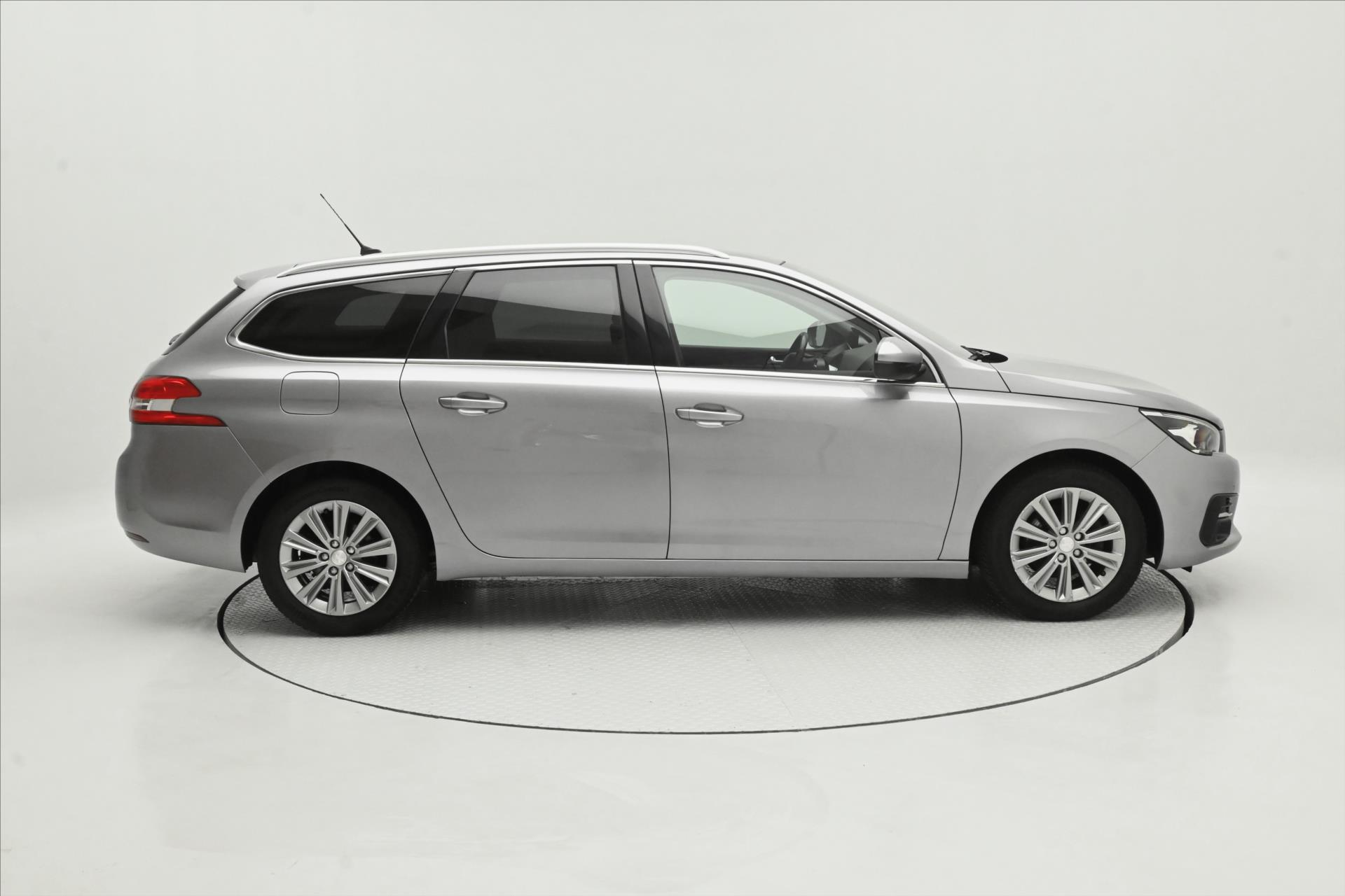 Hlavní fotografie vozu Peugeot 308 1,5 BlueHDi SW 96kW Záruka až 5 let (4)