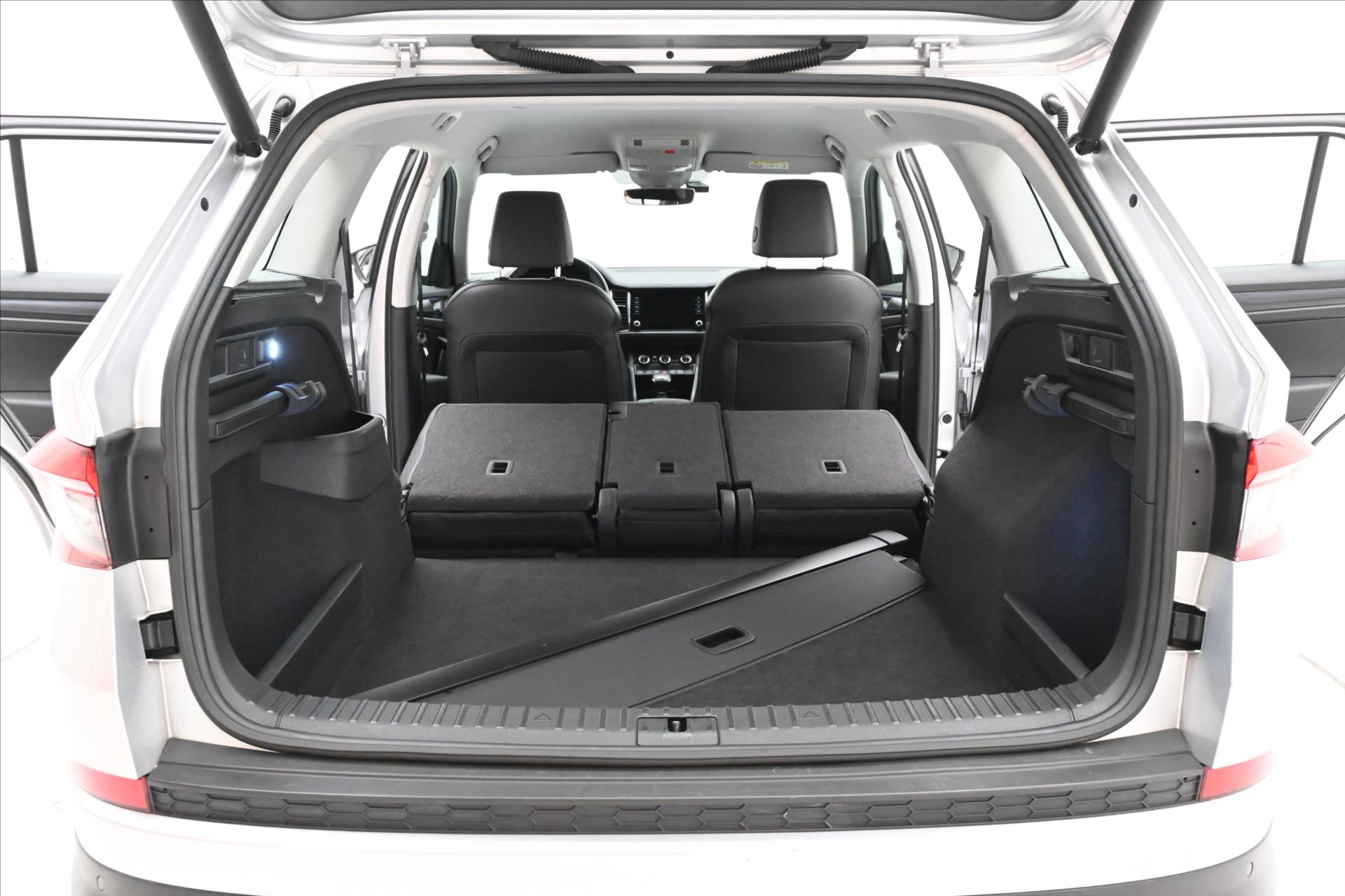 Hlavní fotografie vozu Škoda Kodiaq 1,5 TSI 110 kW DSG Business Záruka až 5 let (11)