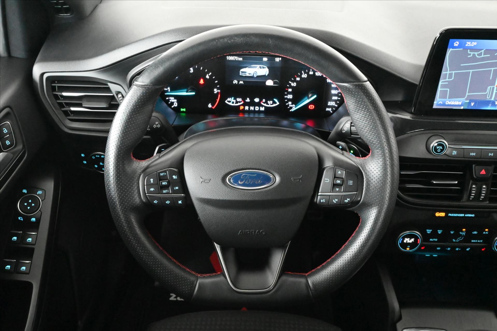 Hlavní fotografie vozu Ford Focus 1,5 EcoBlue 88 kW ST-Line AT/8 Záruka až 5 let (17)