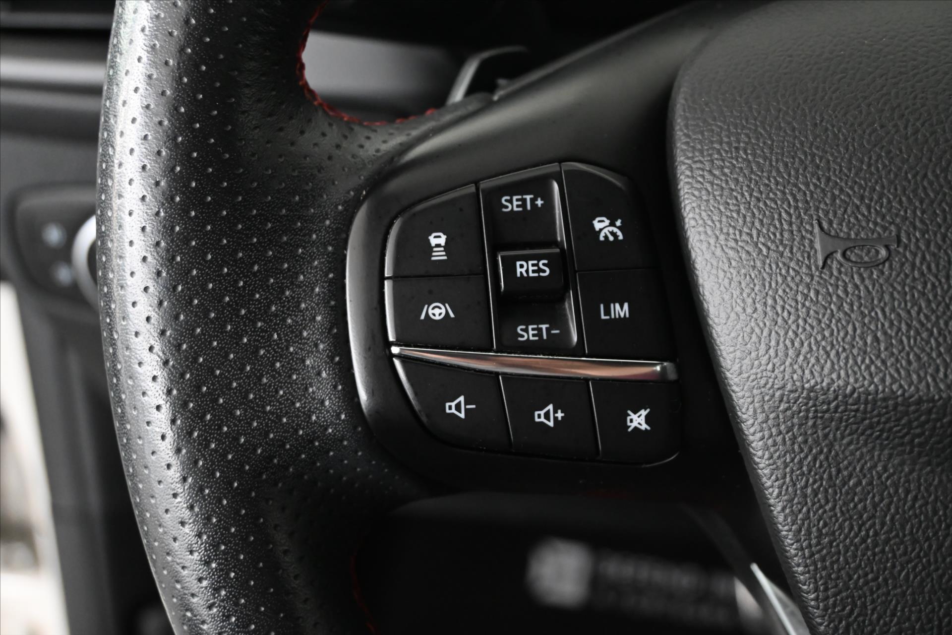 Hlavní fotografie vozu Ford Focus 1,5 EcoBlue 88 kW ST-Line AT/8 Záruka až 5 let (18)