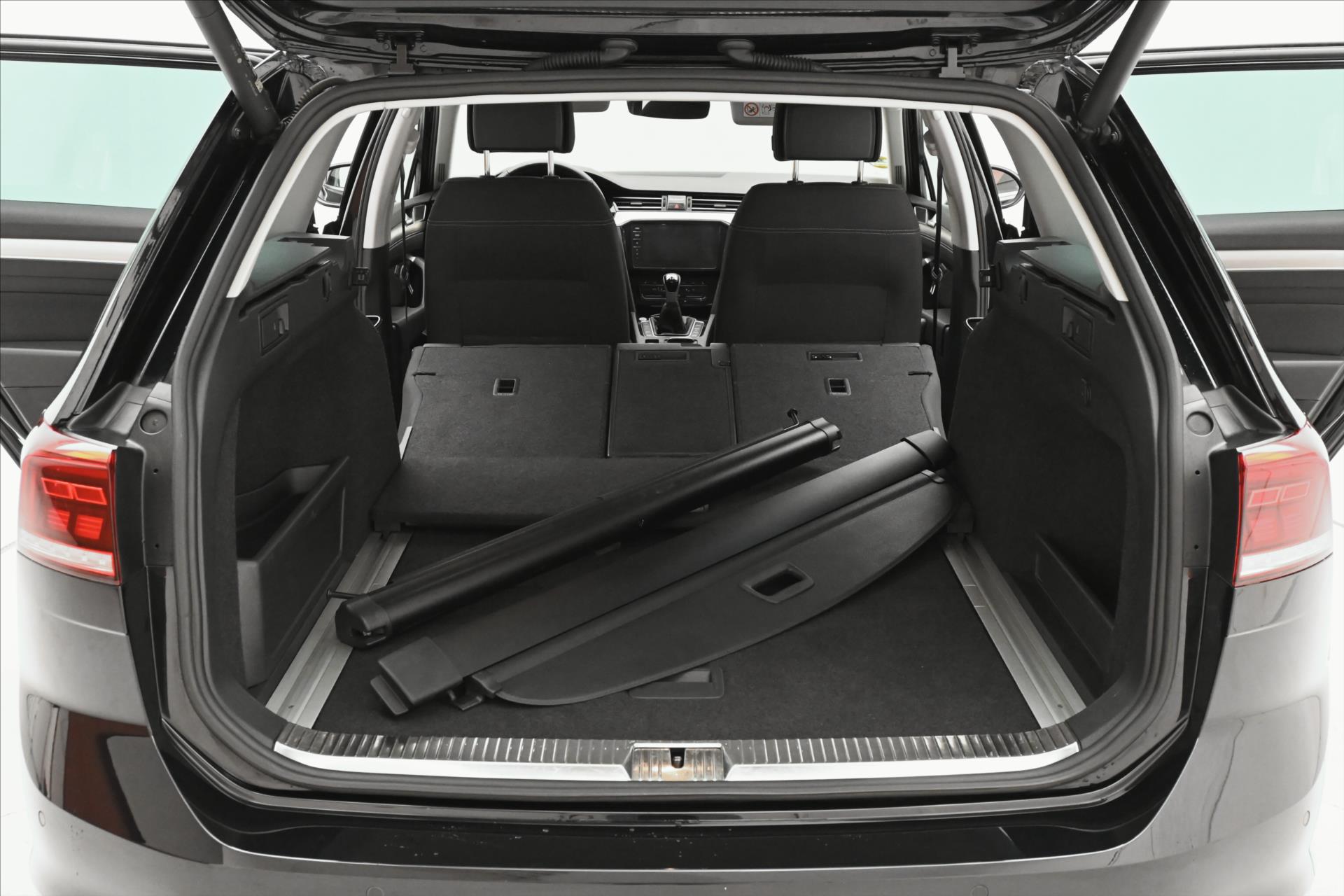 Hlavní fotografie vozu Volkswagen Passat 2,0 TDI 110 kW Business Záruka až 5 let (12)