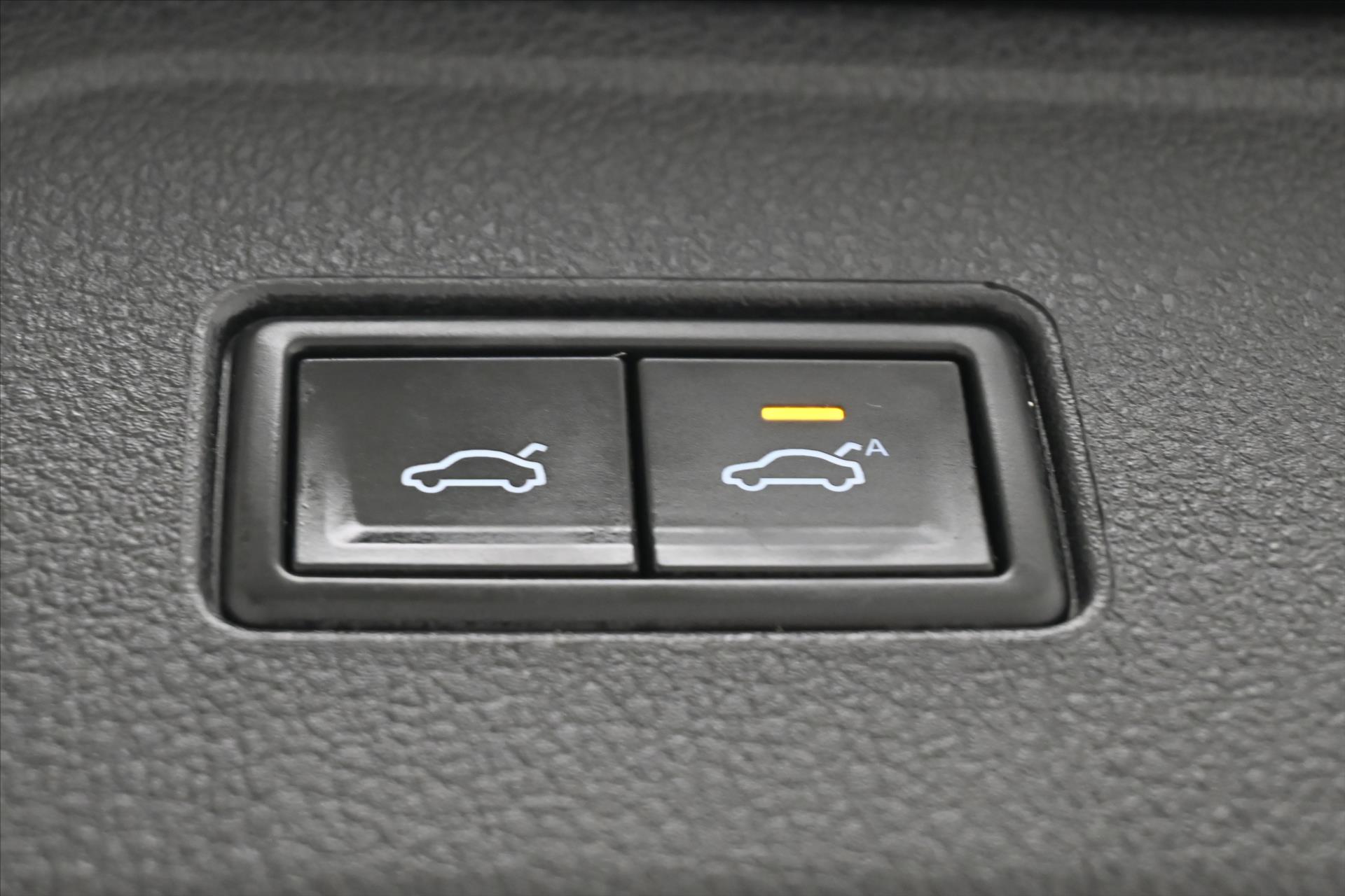 Hlavní fotografie vozu Volkswagen Passat 2,0 TDI 110 kW Business Záruka až 5 let (31)