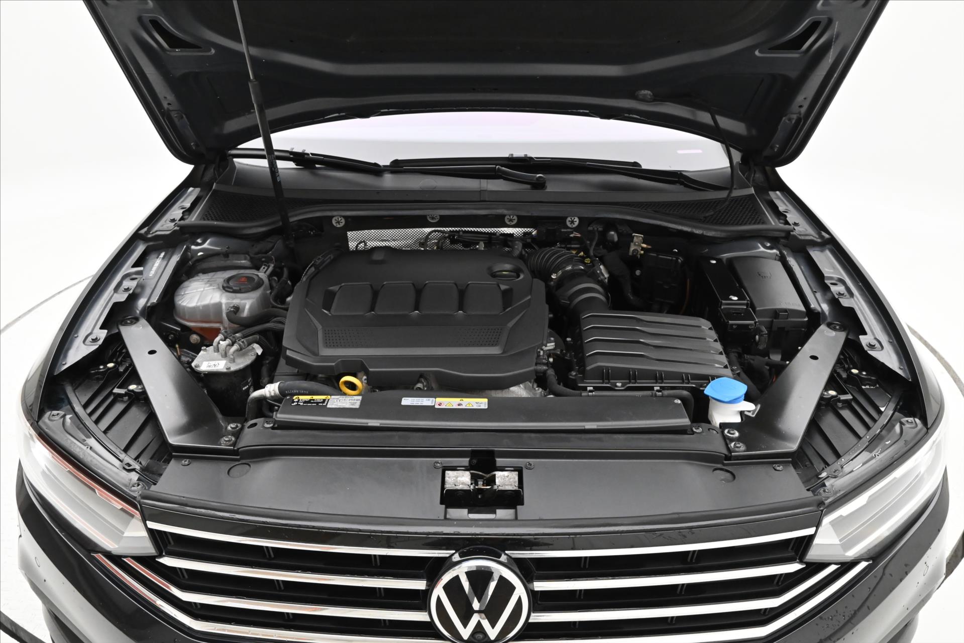 Hlavní fotografie vozu Volkswagen Passat 2,0 TDI 110 kW Business Záruka až 5 let (10)