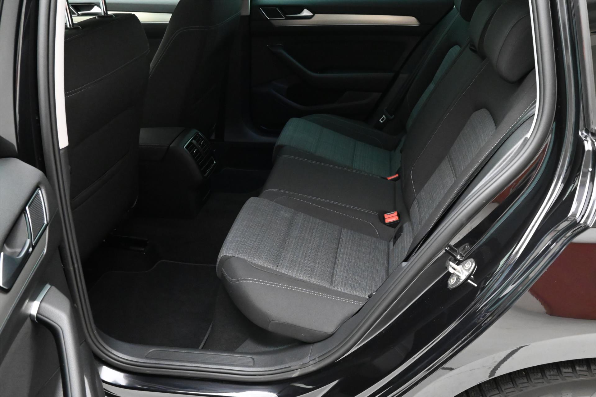 Hlavní fotografie vozu Volkswagen Passat 2,0 TDI 110kW Business Záruka až 5 let (14)