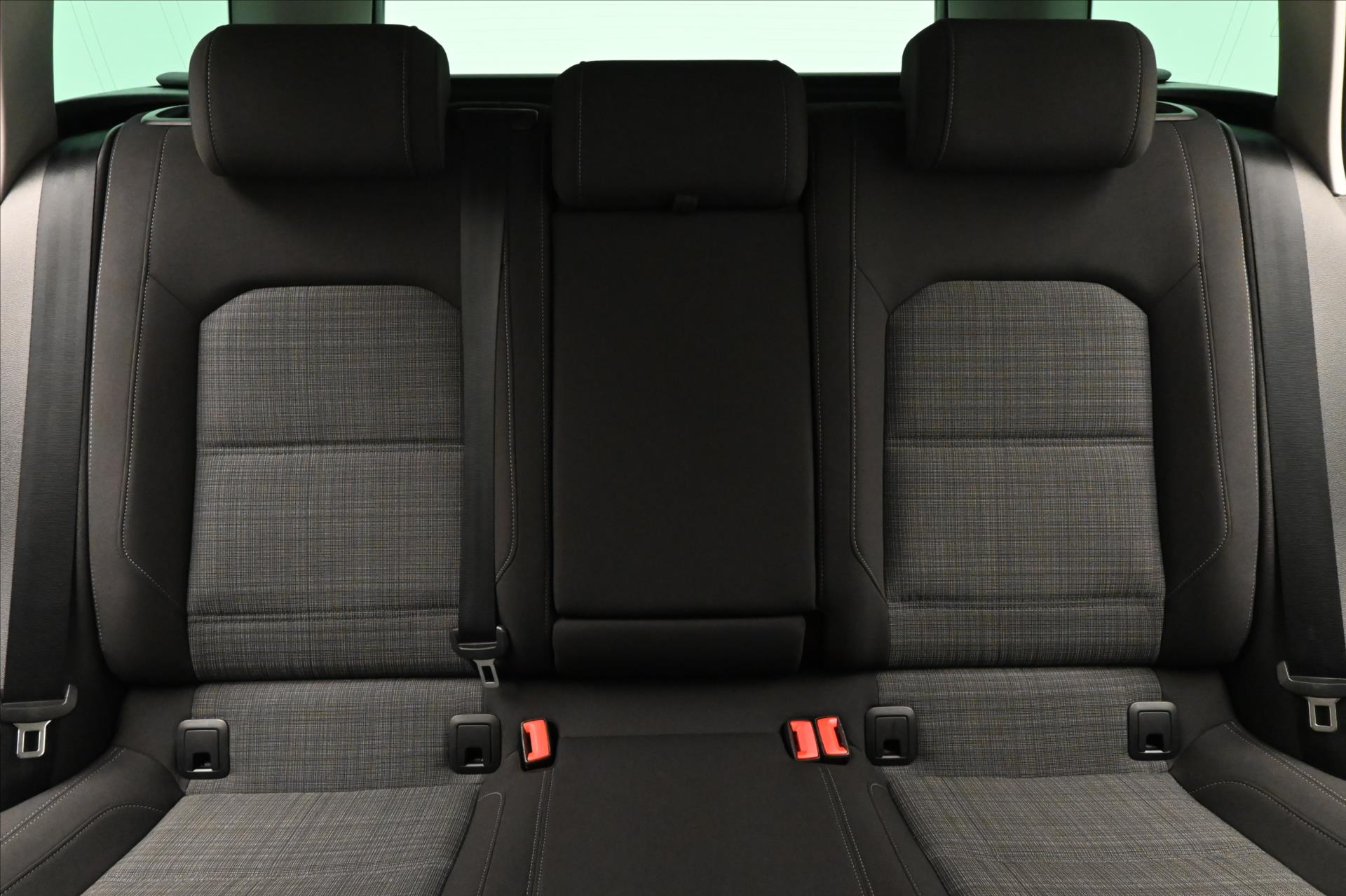 Hlavní fotografie vozu Volkswagen Passat 2,0 TDI 110kW Business Záruka až 5 let (28)