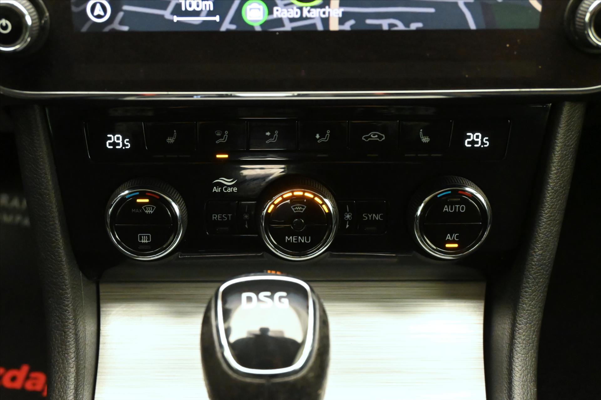 Main photo of the car Skoda Superb 1.5 TSI 110 kW DSG Business Warranty up to 5 years (22)