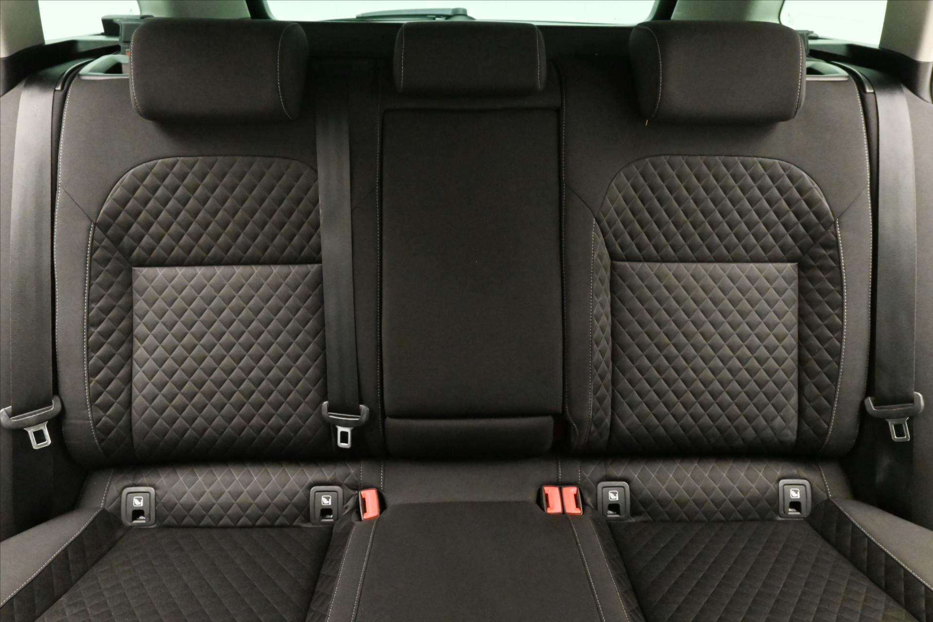 Main photo of the car Skoda Superb 1.5 TSI 110 kW DSG Business Warranty up to 5 years (27)