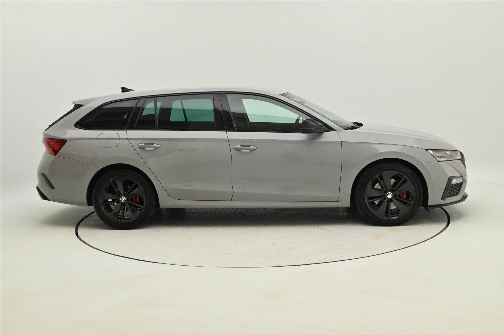 Main photo of the car Skoda Octavia 2,0 TDI 147kW RS DSG Záruka až 5 let (4)