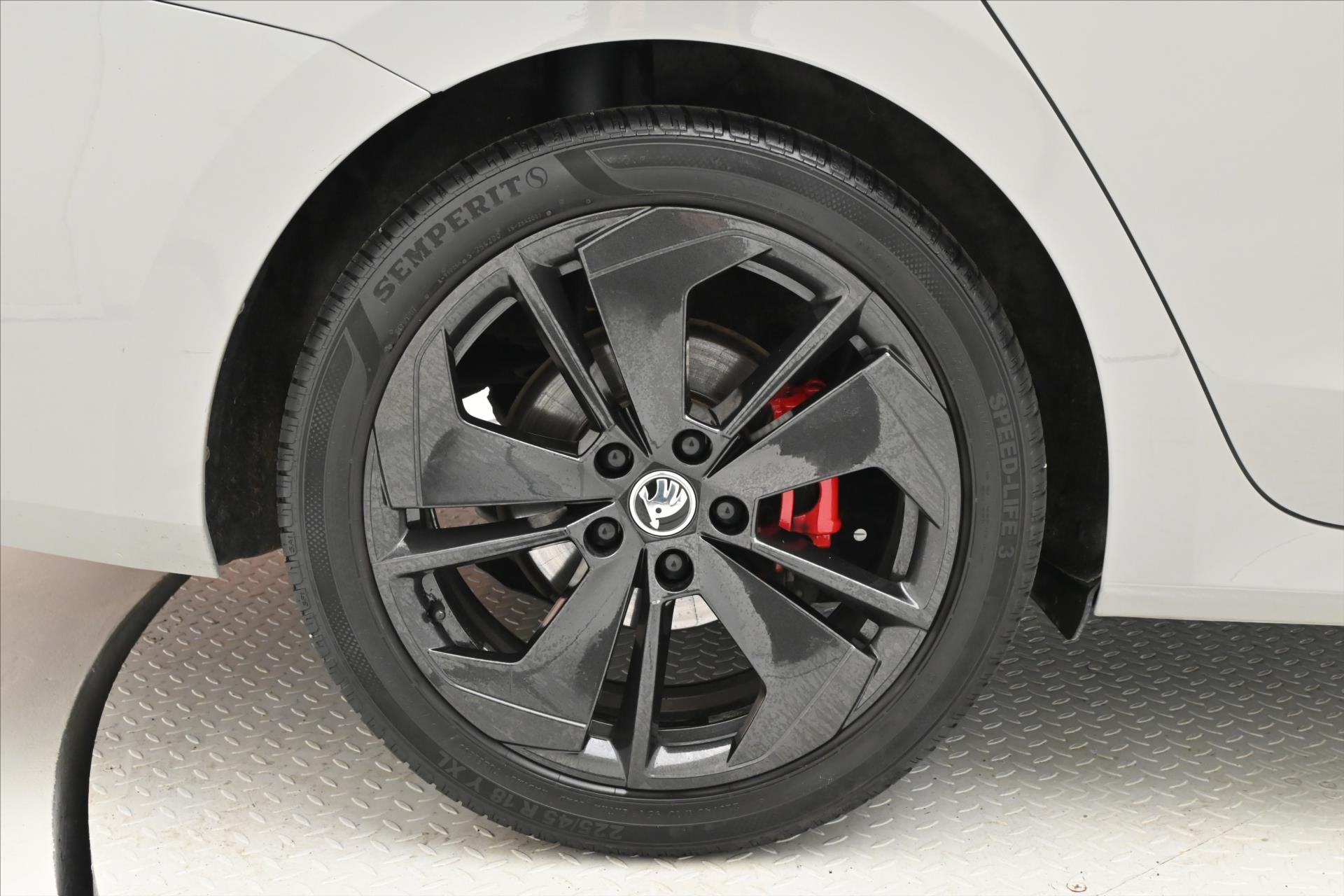 Main photo of the car Skoda Octavia 2.0 TDI RS 147 kW DSG Warranty up to 5 years (31)