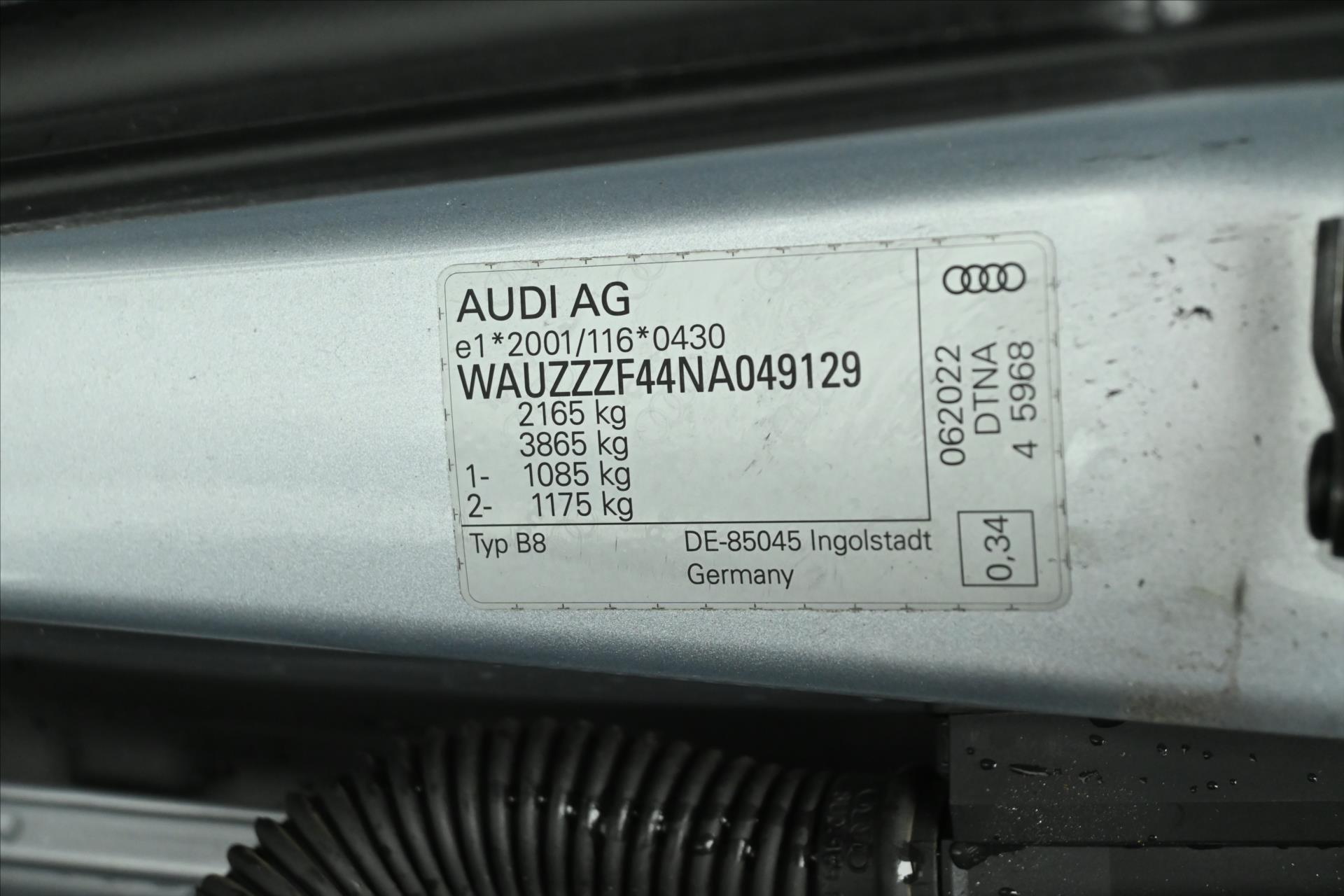 Hlavní fotografie vozu Audi A4 2,0 TDI 120 kW S Tronic Attraction Záruka až 5 let (11)