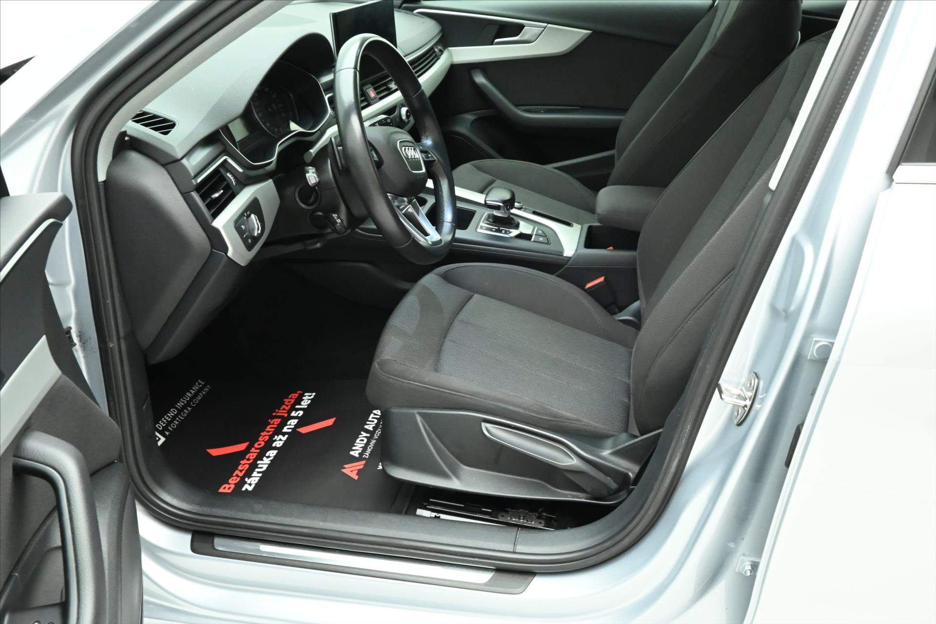 Hlavní fotografie vozu Audi A4 2,0 TDI 120 kW S Tronic Attraction Záruka až 5 let (12)