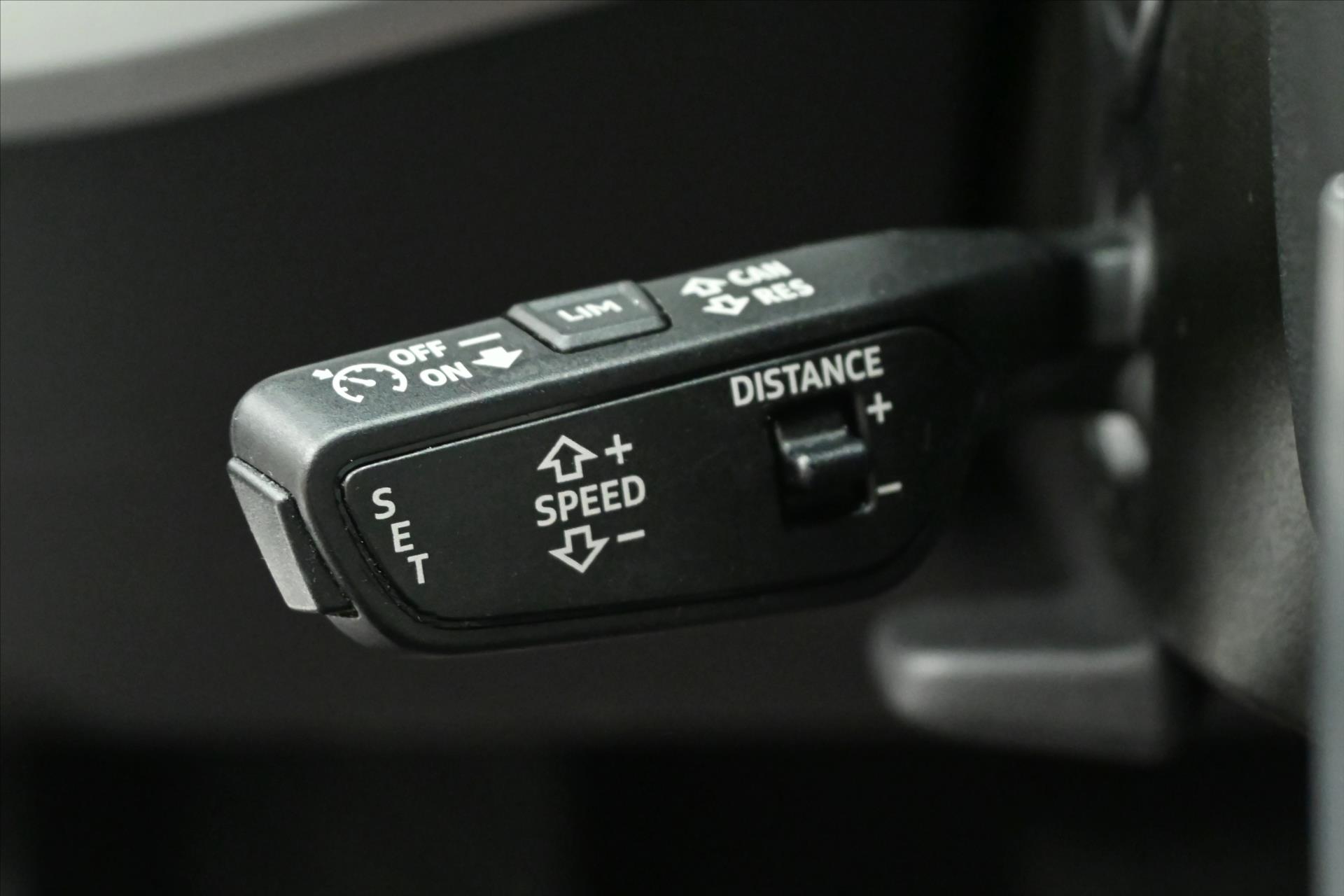 Hlavní fotografie vozu Audi A4 2,0 TDI 120 kW S Tronic Attraction Záruka až 5 let (18)