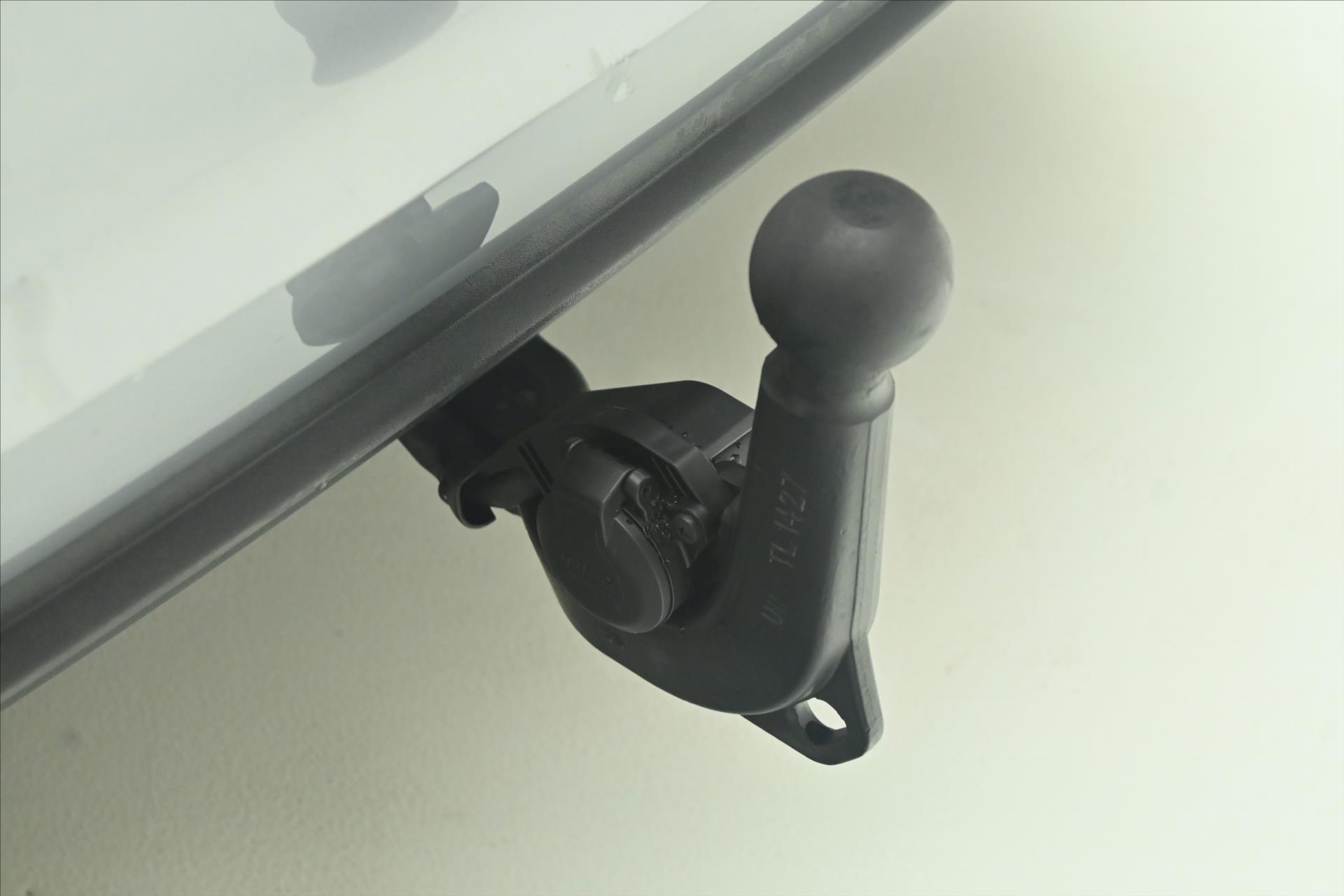 Hlavní fotografie vozu Audi A4 2,0 TDI 120 kW S Tronic Attraction Záruka až 5 let (28)