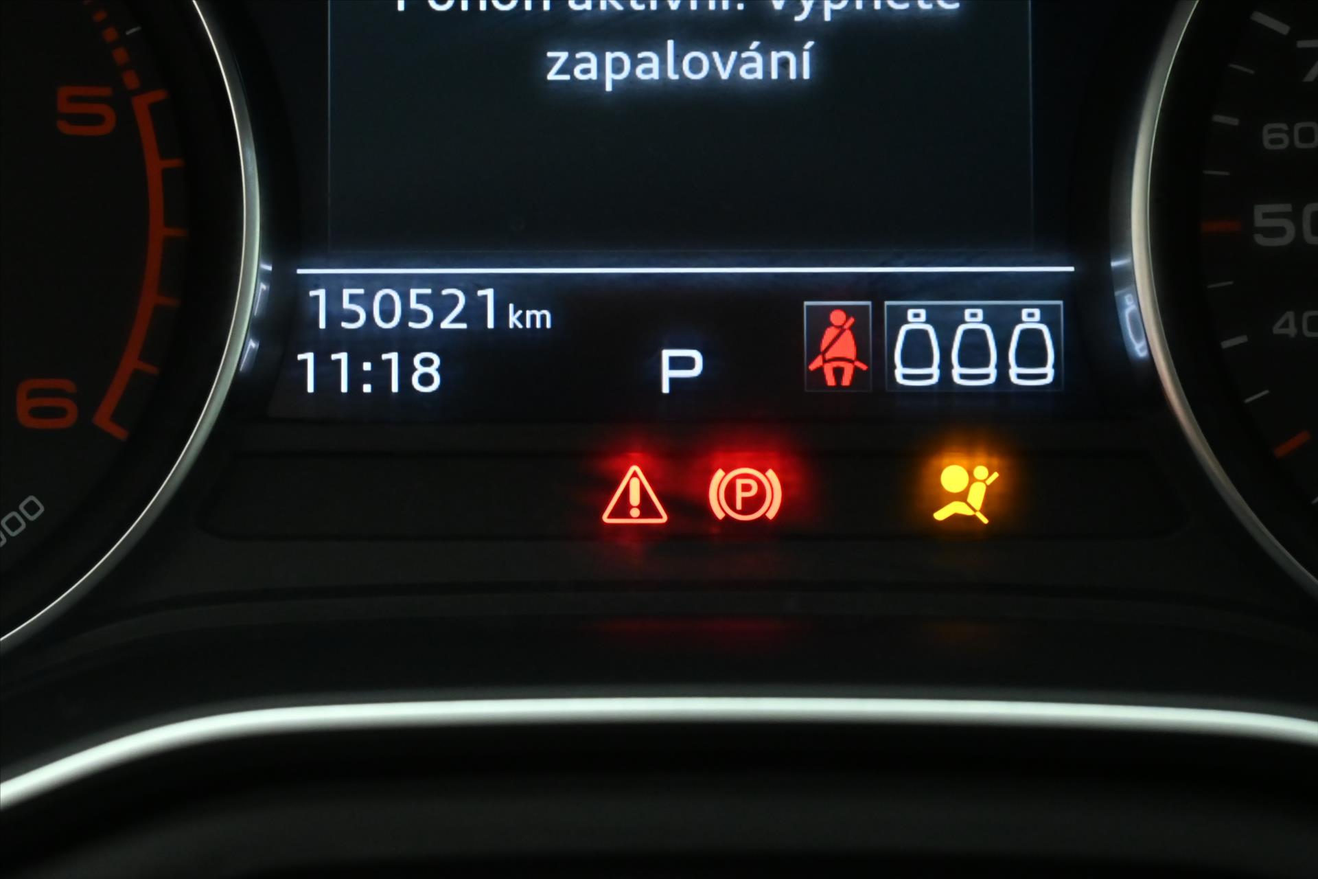 Hlavní fotografie vozu Audi A4 2,0 TDI 120kW S-Tronic Attraction Záruka až 5 let (17)