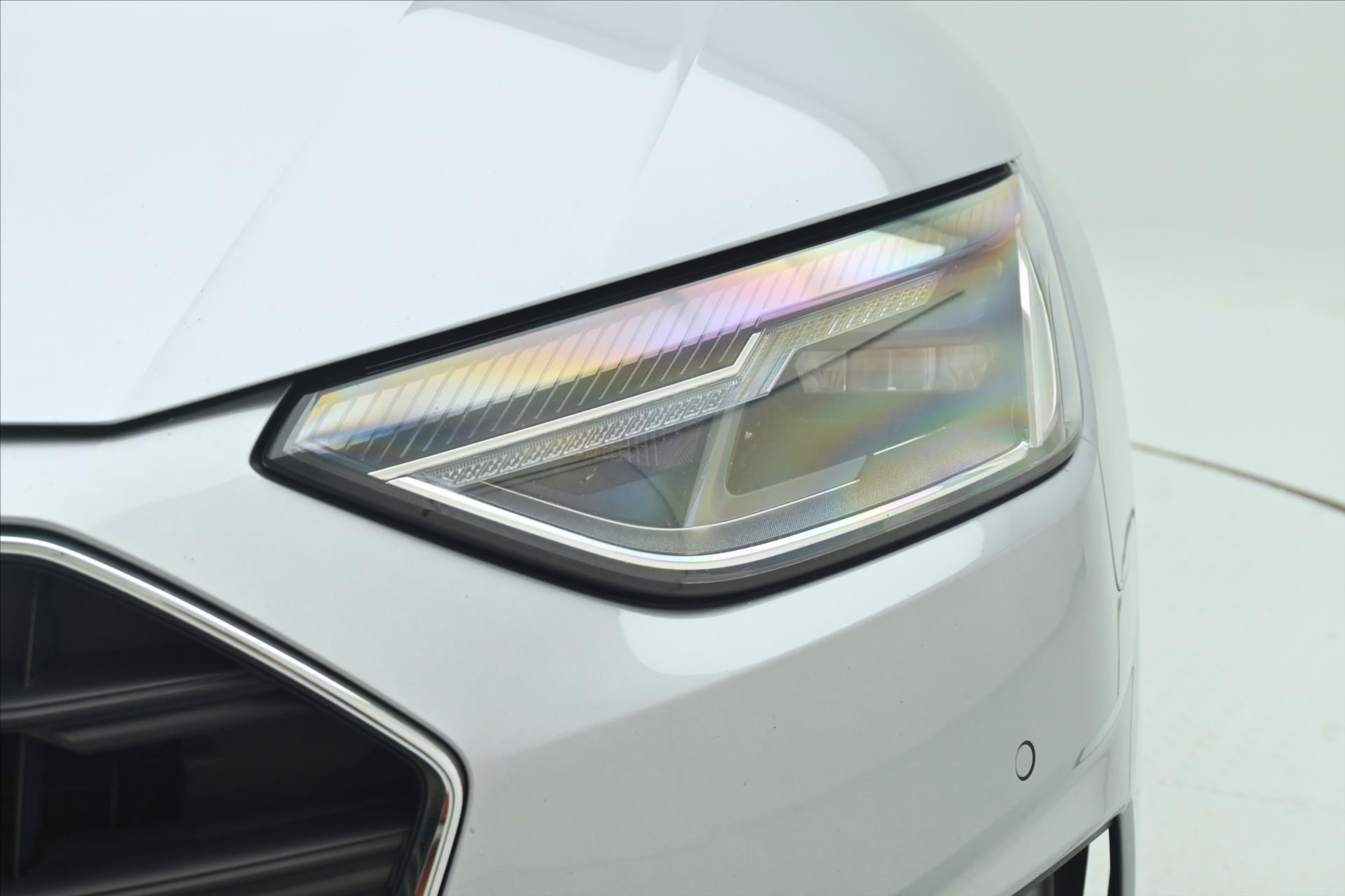 Hlavní fotografie vozu Audi A4 2,0 TDI 120kW S-Tronic Attraction Záruka až 5 let (30)