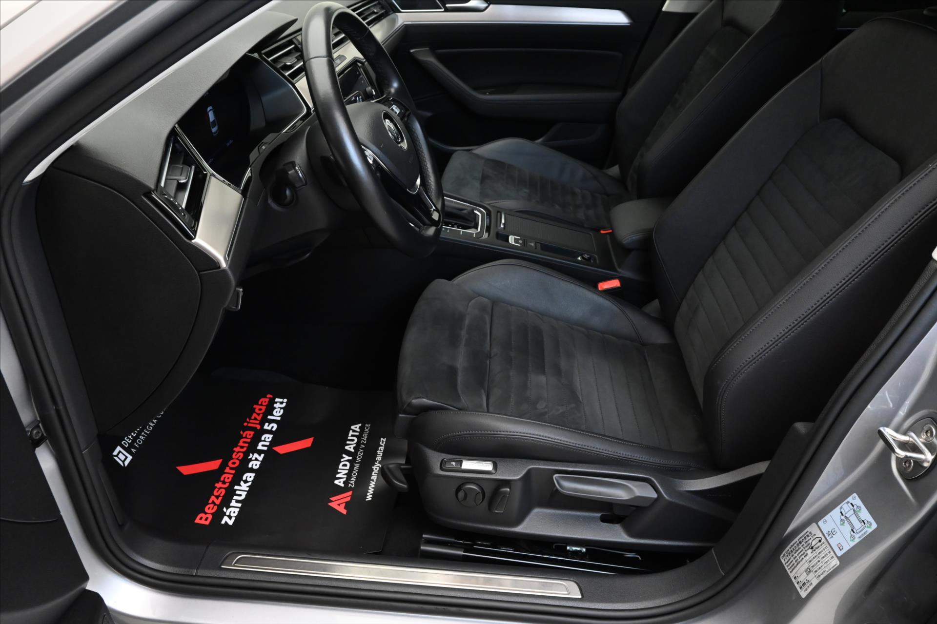 Hlavní fotografie vozu Volkswagen Passat 2,0 TDi 110kW DSG Highline Záruka až 5 let (14)