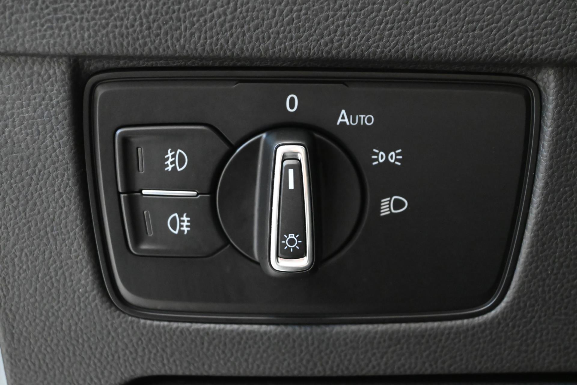 Hlavní fotografie vozu Volkswagen Passat 2,0 TDi 110kW DSG Highline Záruka až 5 let (29)