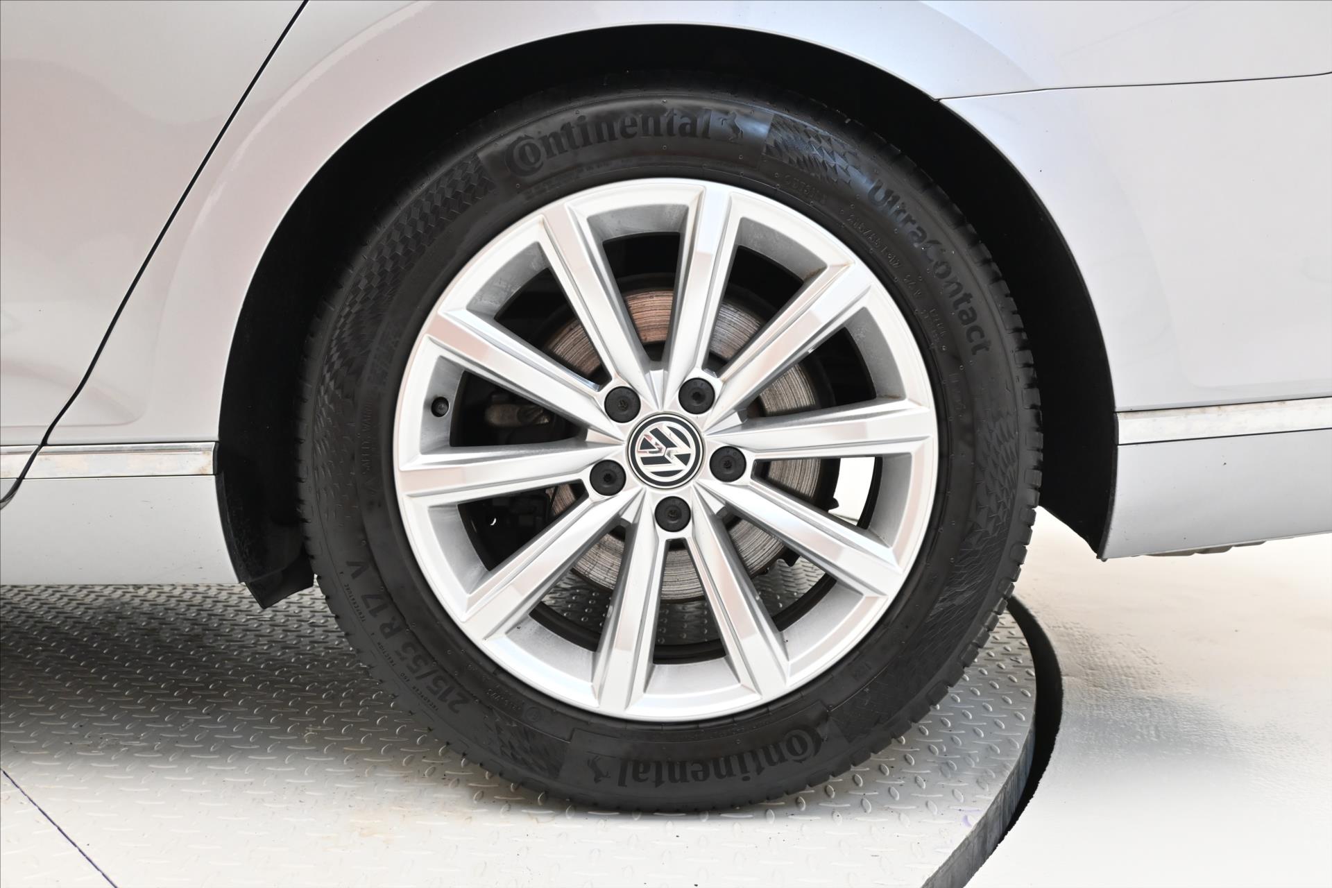 Hlavní fotografie vozu Volkswagen Passat 2,0 TDi 110kW DSG Highline Záruka až 5 let (34)