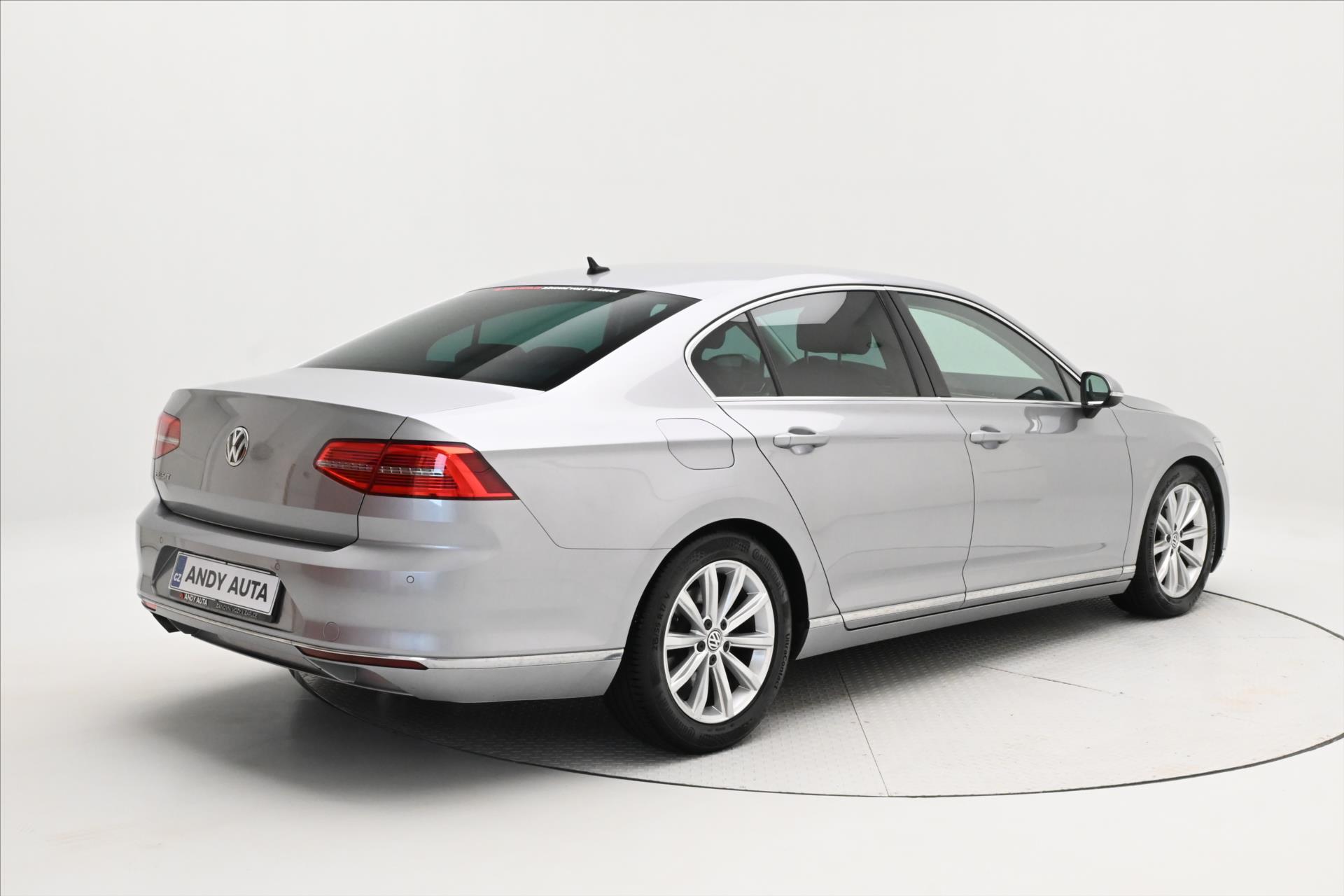 Hlavní fotografie vozu Volkswagen Passat 2,0 TDi 110kW DSG Highline Záruka až 5 let (5)