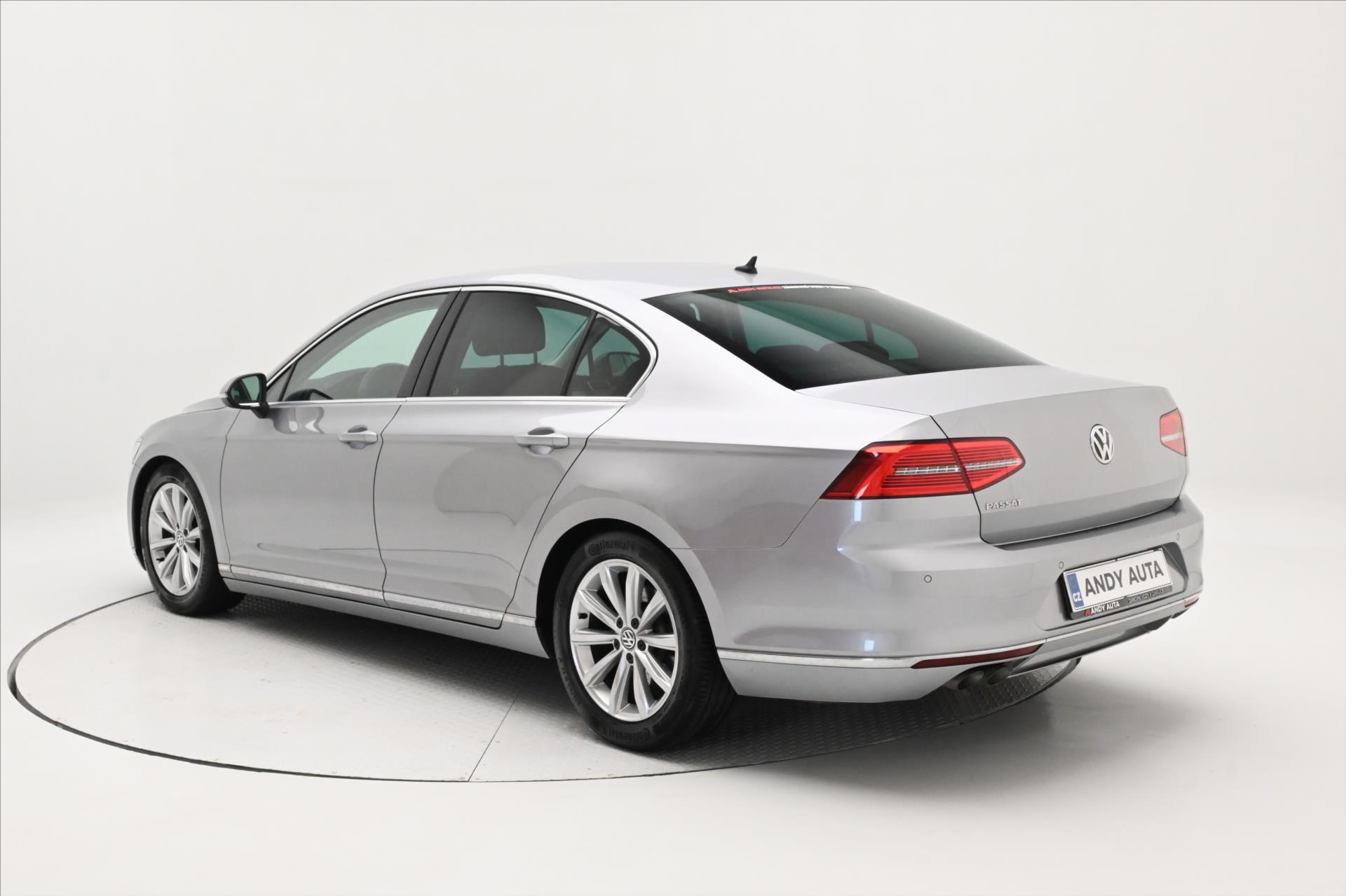 Hlavní fotografie vozu Volkswagen Passat 2,0 TDi 110kW DSG Highline Záruka až 5 let (7)