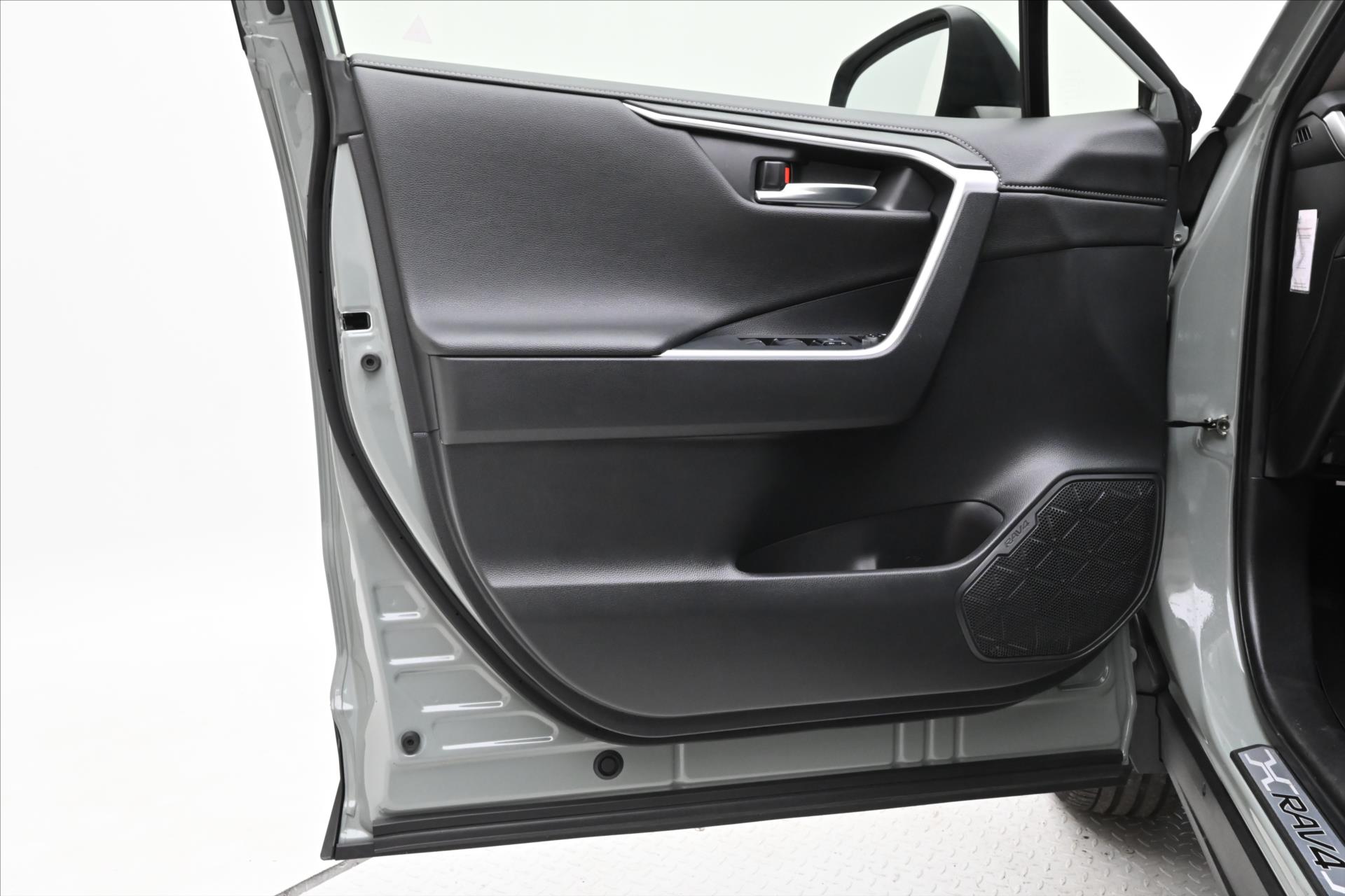 Main photo of the car Toyota Rav4 2.0 VVT-iE 130 kW Business Warranty up to 5 years (24)