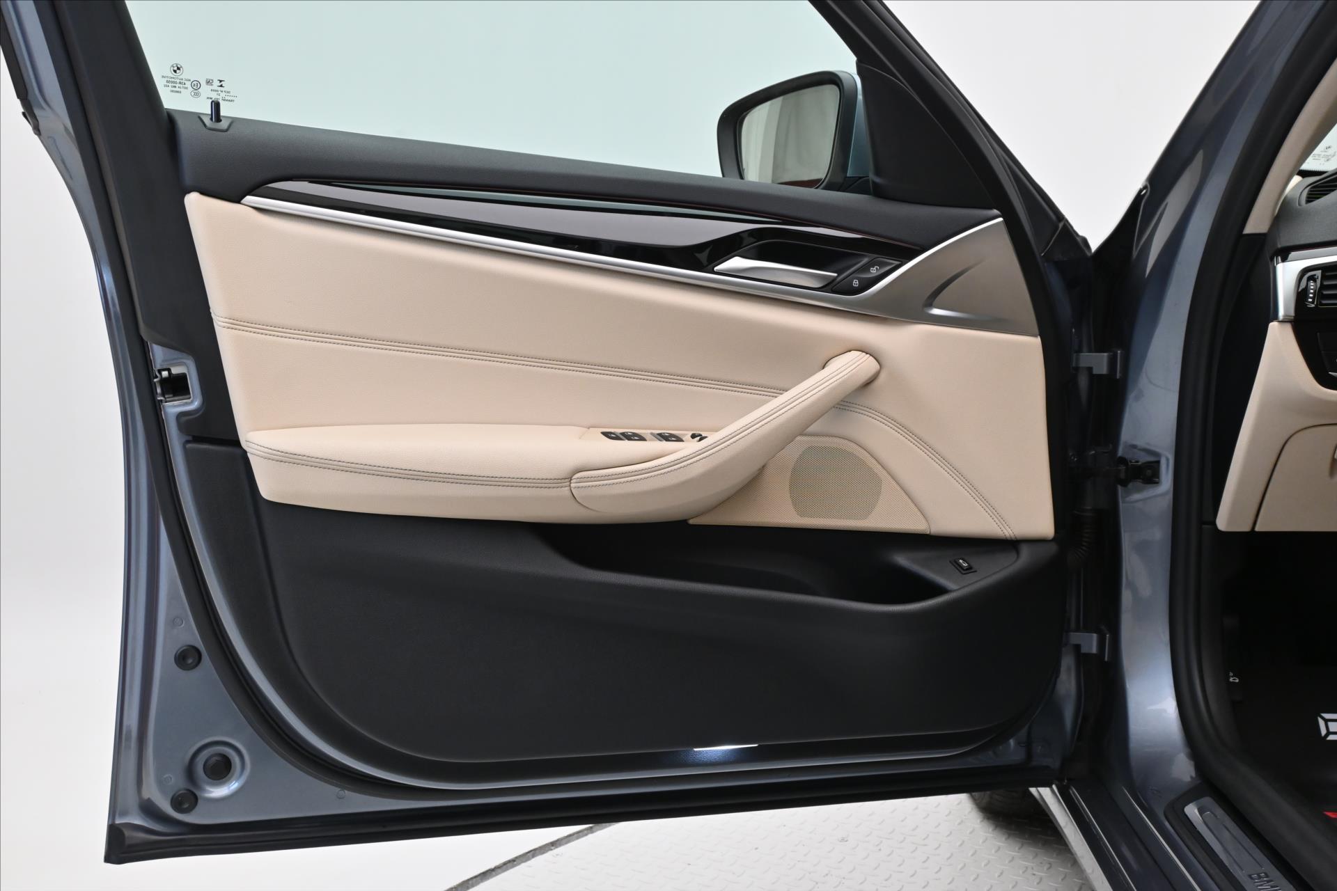 Hlavní fotografie vozu BMW Řada 5 3,0 530d 210 kW X-Drive AT/8 Záruka až 5 let (24)