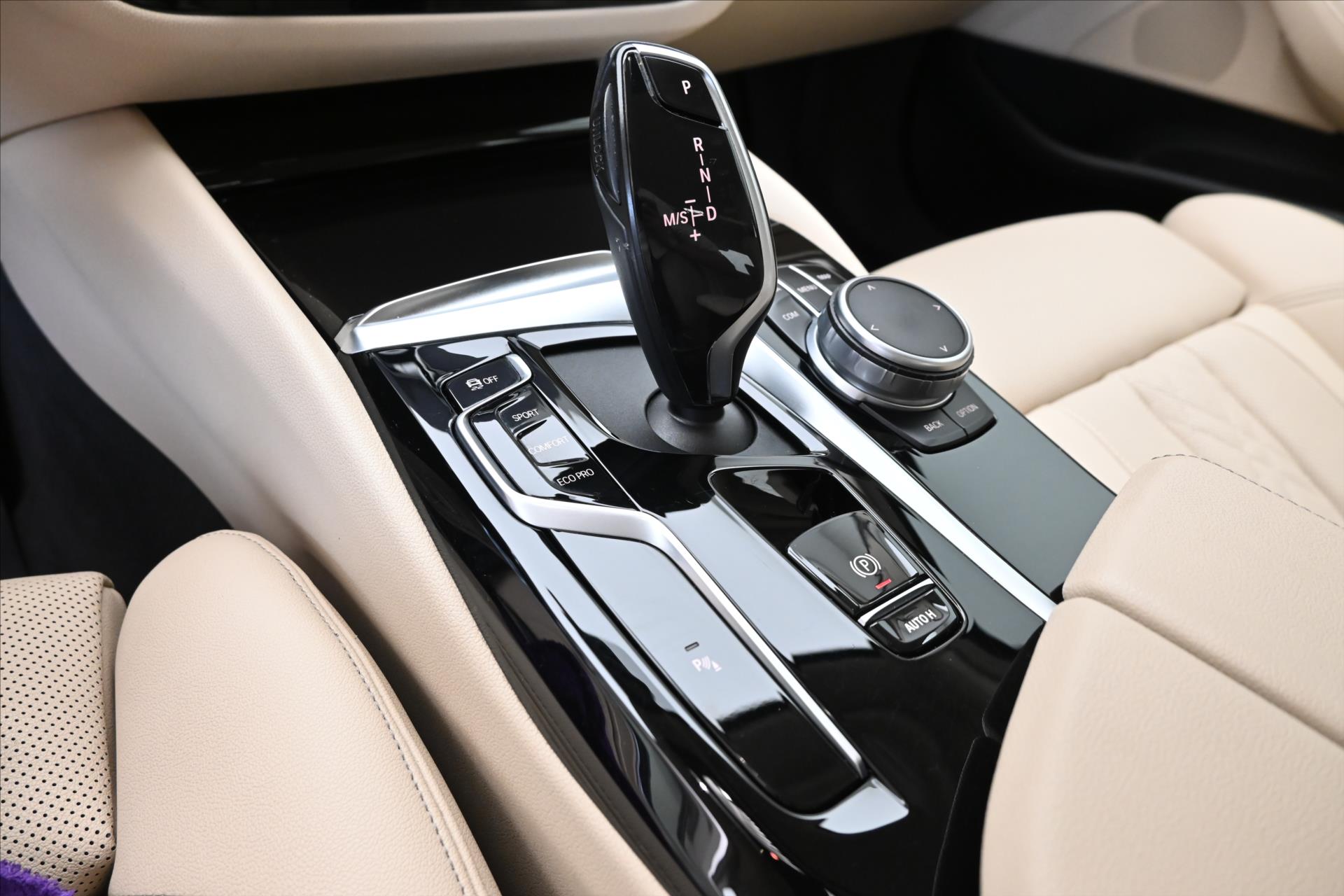 Hlavní fotografie vozu BMW Řada 5 3,0 530d 210 kW x-Drive AT8 Záruka až 5 let (23)