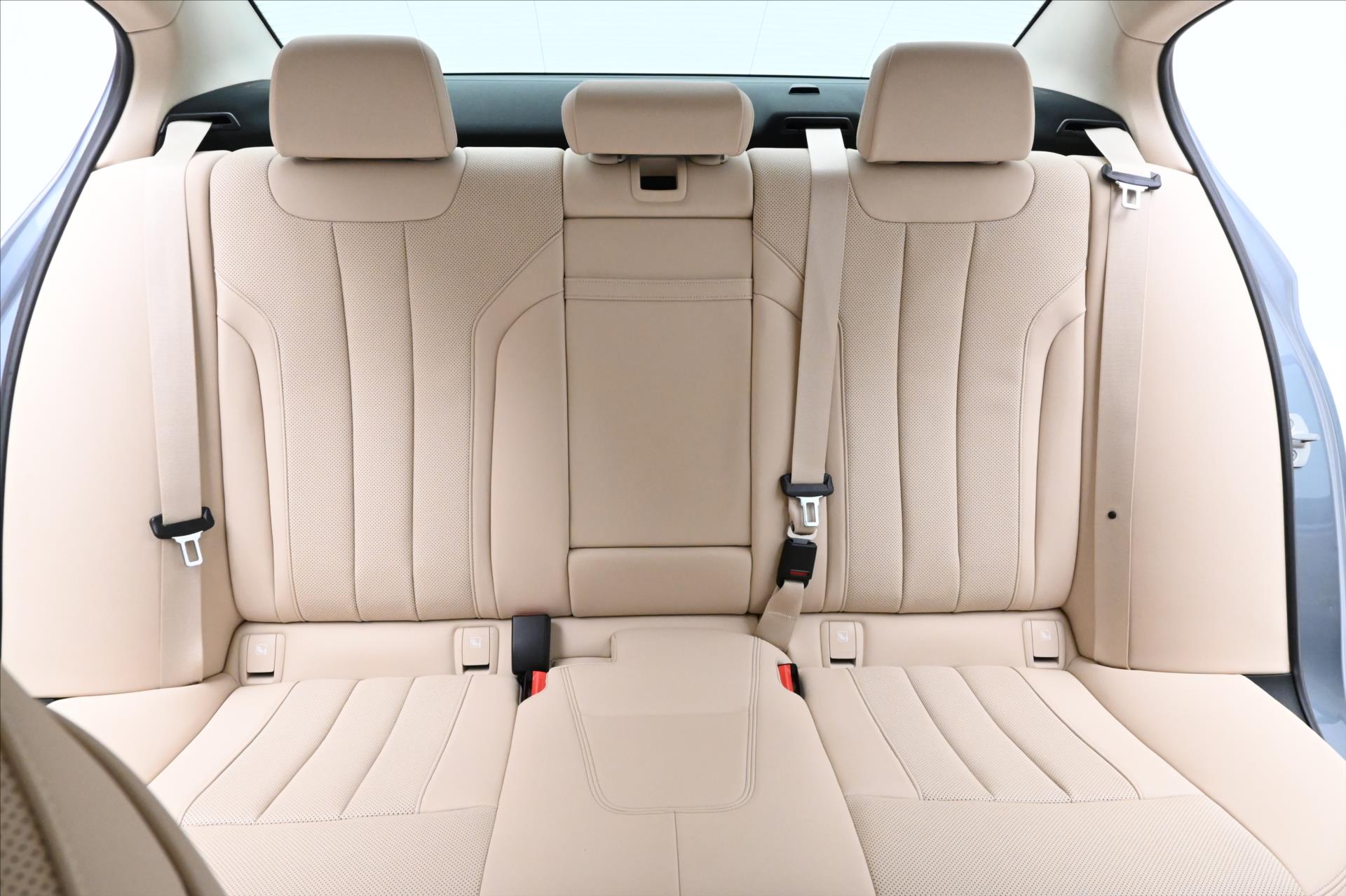 Hlavní fotografie vozu BMW Řada 5 3,0 530d 210 kW x-Drive AT8 Záruka až 5 let (27)