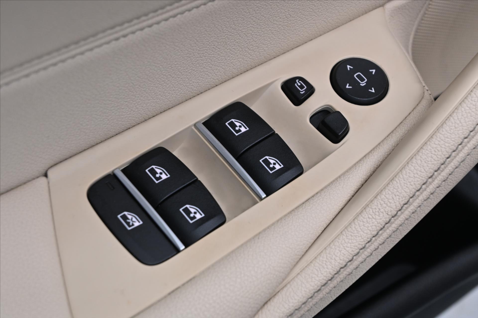 Hlavní fotografie vozu BMW Řada 5 3,0 530d 210kW X-Drive AT/8 Záruka až 5 let (24)