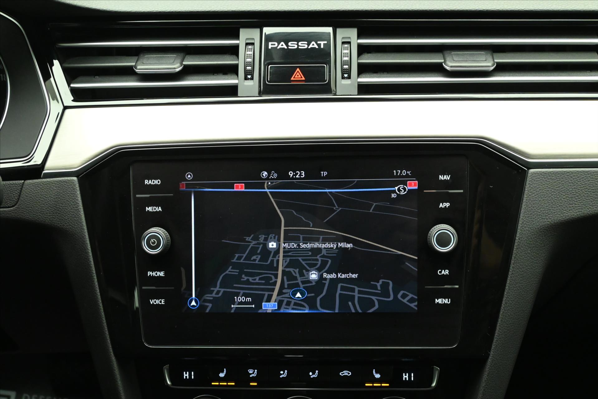 Main photo of the car Volkswagen Passat 2.0 TDI 140 kW DSG Elegance Warranty up to 5 years (20)