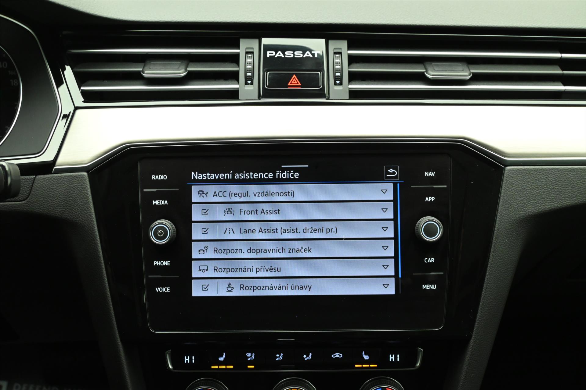 Main photo of the car Volkswagen Passat 2.0 TDI 140 kW DSG Elegance Warranty up to 5 years (21)