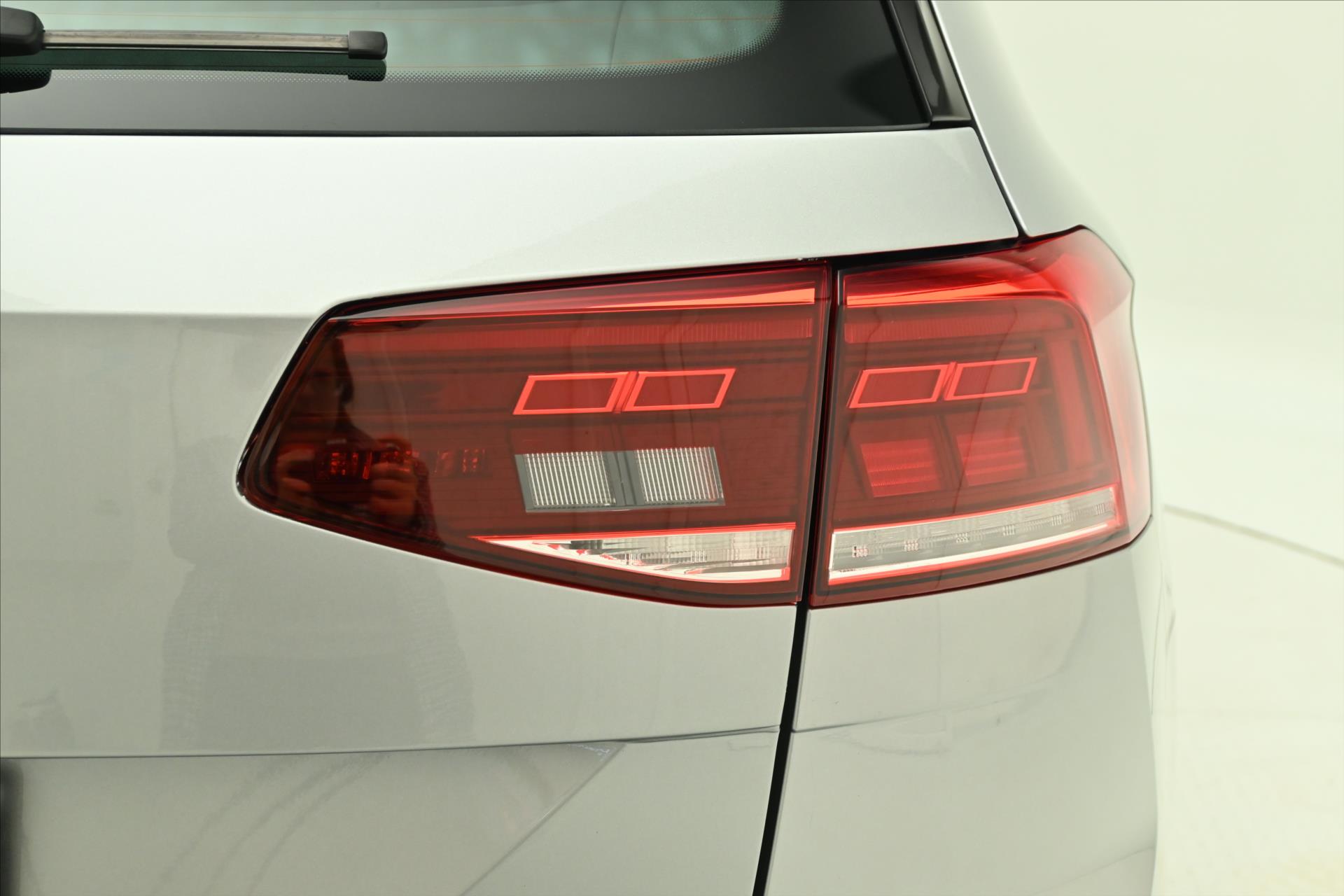 Main photo of the car Volkswagen Passat 2.0 TDI 140 kW DSG Elegance Warranty up to 5 years (32)