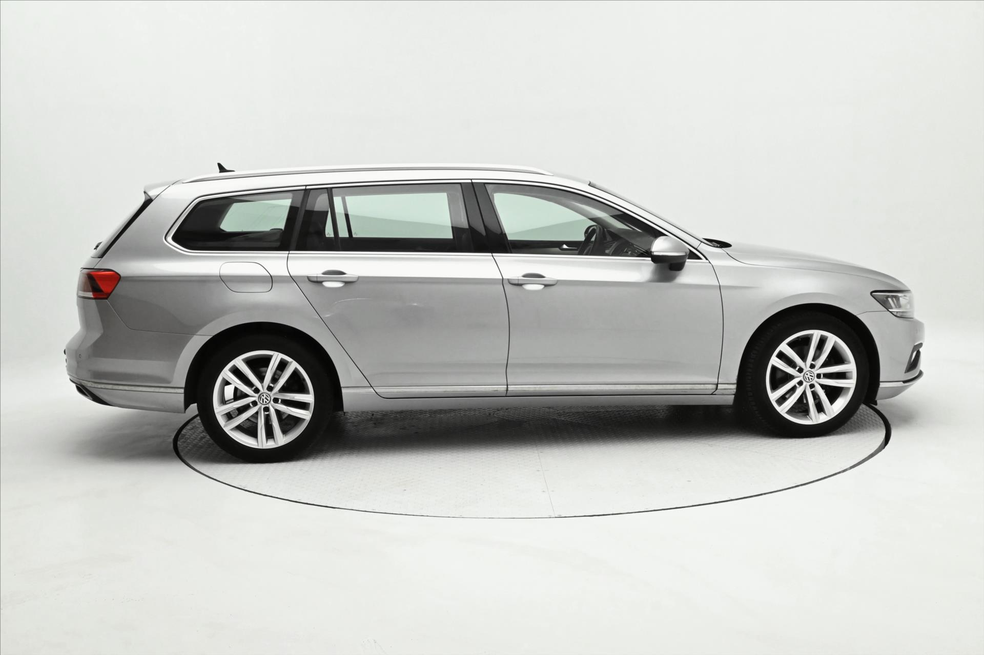 Main photo of the car Volkswagen Passat 2.0 TDI 140 kW DSG Elegance Warranty up to 5 years (5)