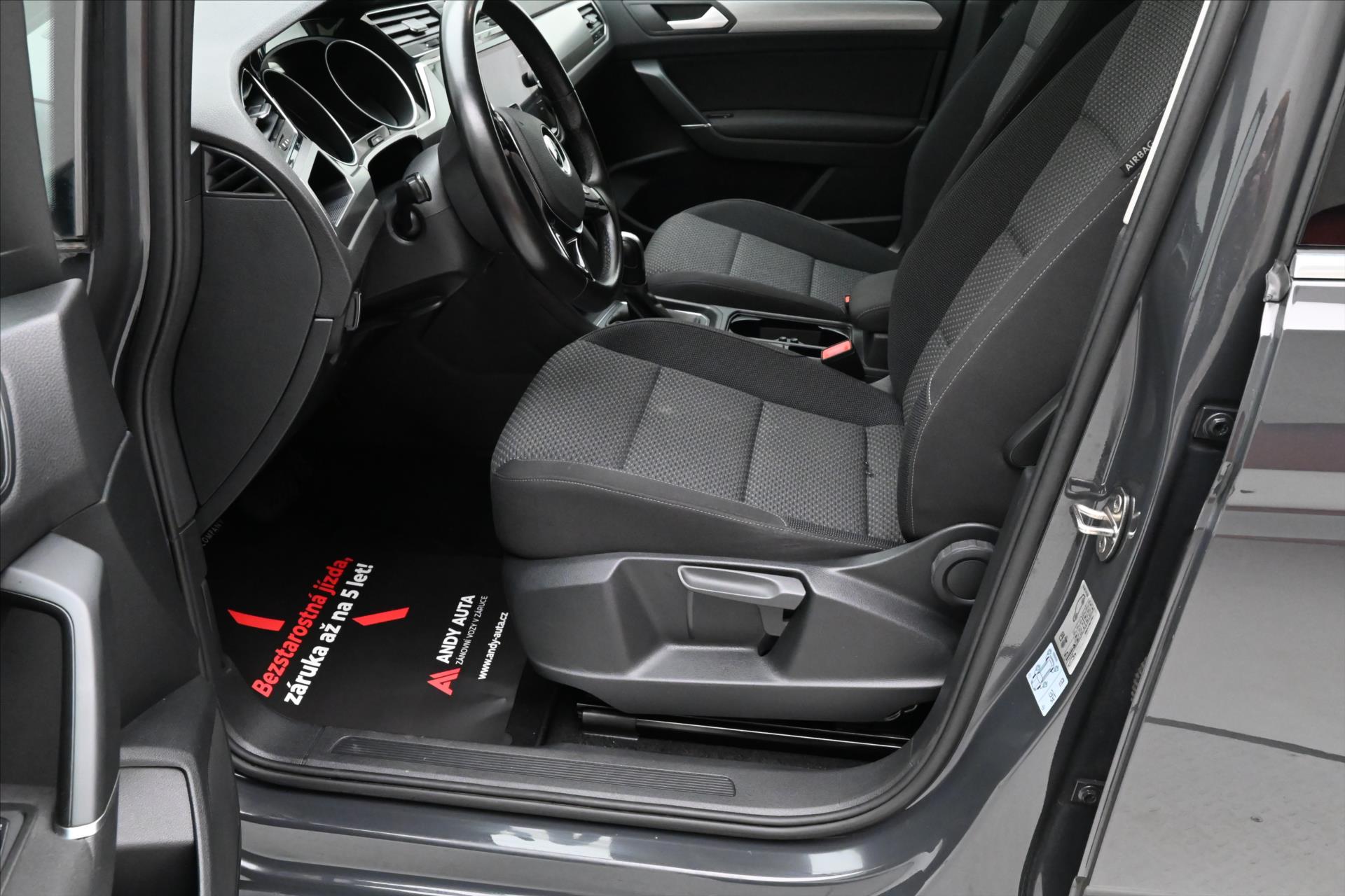 Main photo of the car Volkswagen Touran 2.0 TDI 110 kW DSG 7-seater Comfortline Warranty up to 5 years (15)