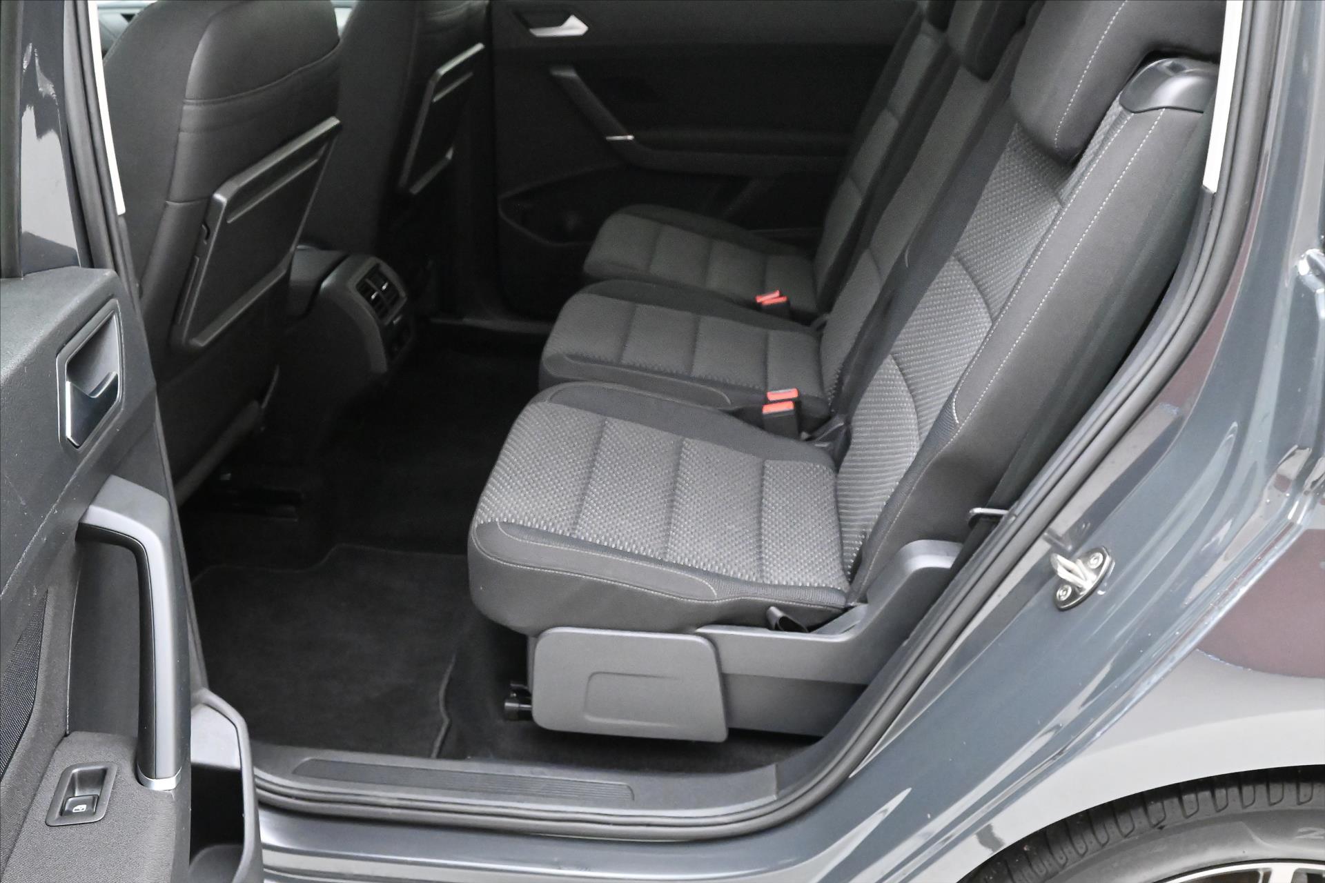 Main photo of the car Volkswagen Touran 2.0 TDI 110 kW DSG 7-seater Comfortline Warranty up to 5 years (16)